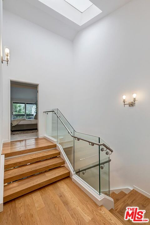 Pacific Palisades, California, 90272, United States, 3 Bedrooms Bedrooms, ,4 BathroomsBathrooms,Residential,For Sale,1993349