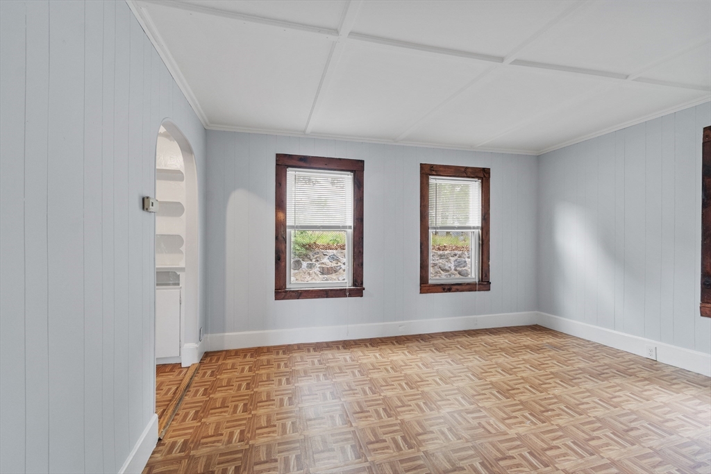 Stoneham, Massachusetts, 02180, United States, 4 Bedrooms Bedrooms, ,2 BathroomsBathrooms,Residential,For Sale,1898485