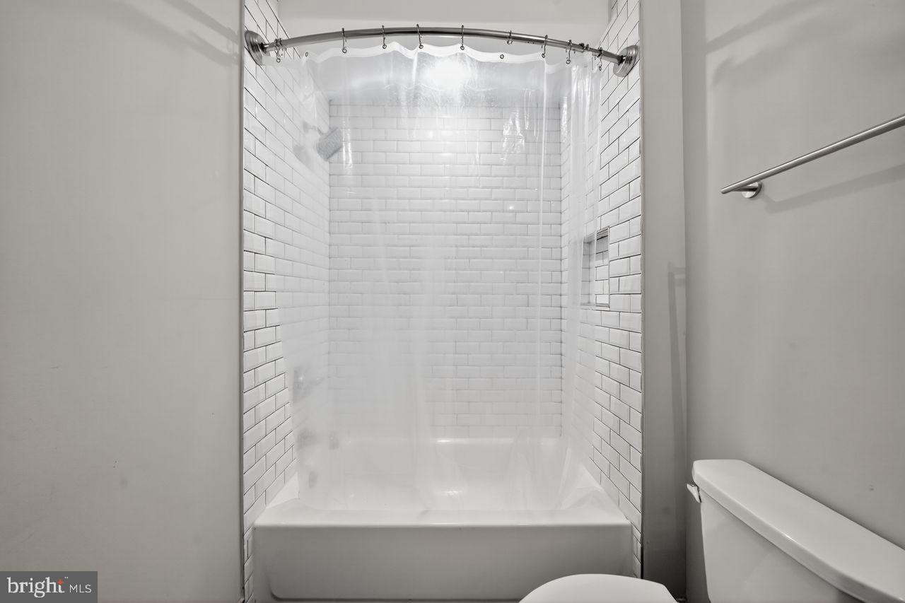Philadelphia, Pennsylvania, 19146, United States, 4 Bedrooms Bedrooms, ,3 BathroomsBathrooms,Residential,For Sale,1960964