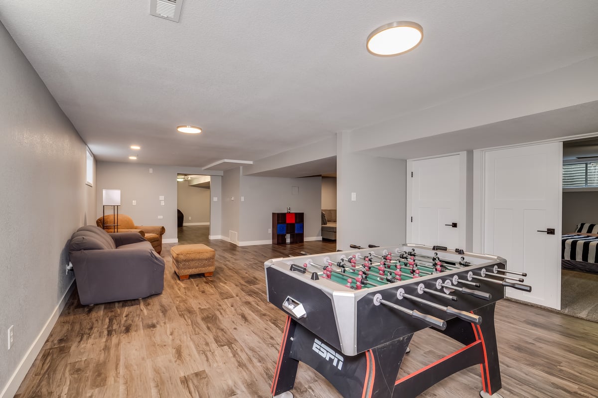 Cheyenne, Wyoming, 82009, United States, 6 Bedrooms Bedrooms, ,2 BathroomsBathrooms,Residential,For Sale,1979014