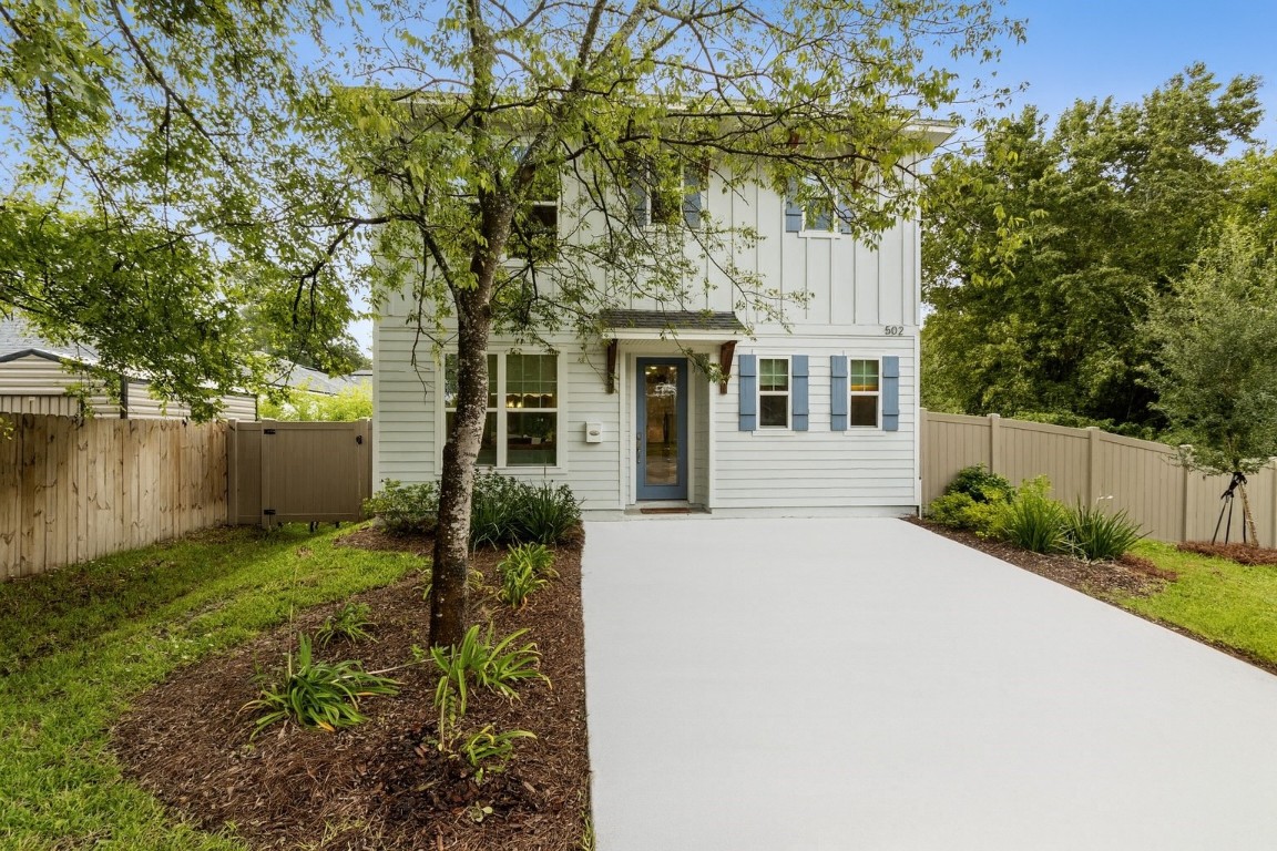 Fernandina Beach, Florida, 32034, United States, 2 Bedrooms Bedrooms, ,2 BathroomsBathrooms,Residential,For Sale,1979520