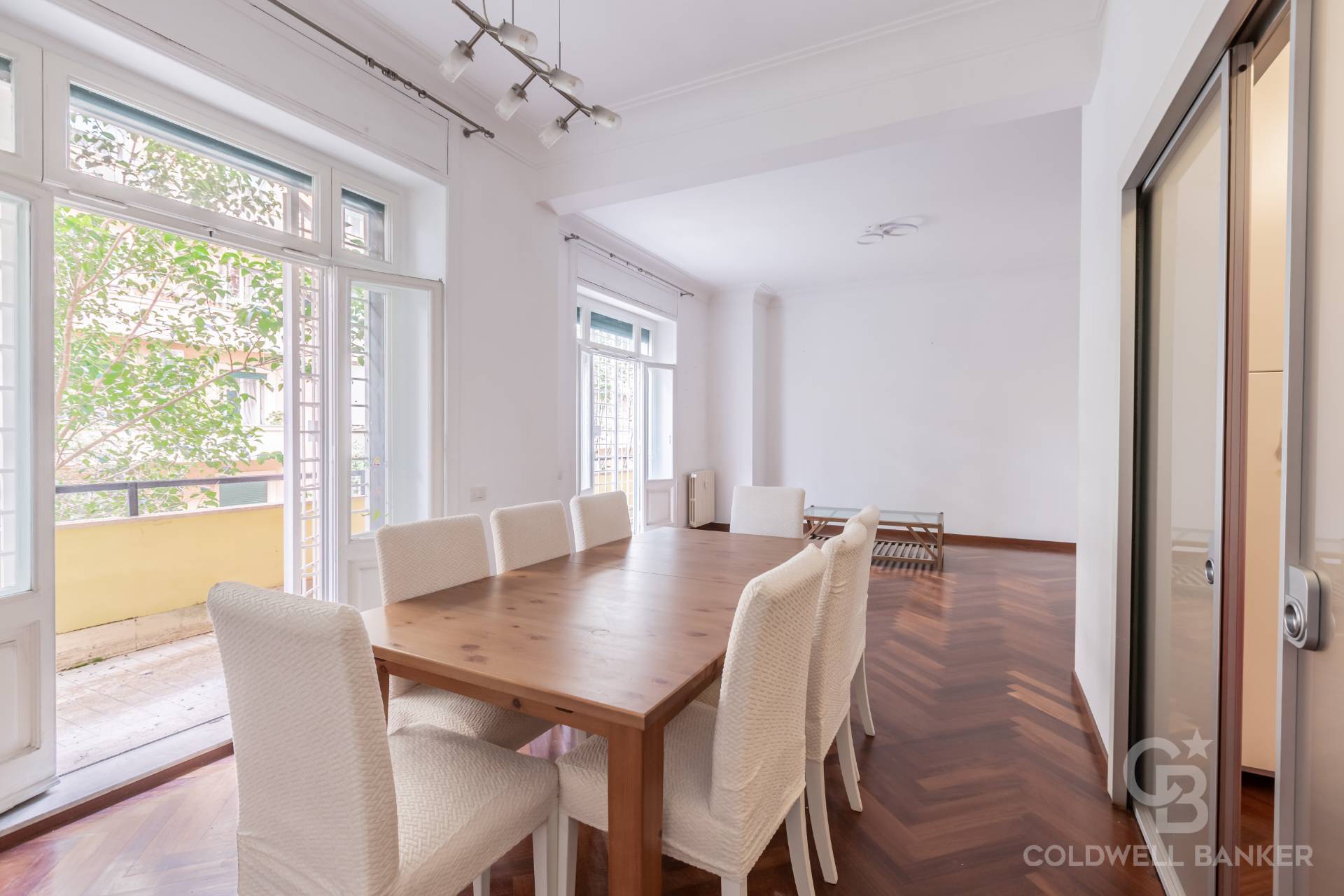 Roma, Roma, 00100, IT, 2 Bedrooms Bedrooms, ,2 BathroomsBathrooms,Residential,For Sale,1803956