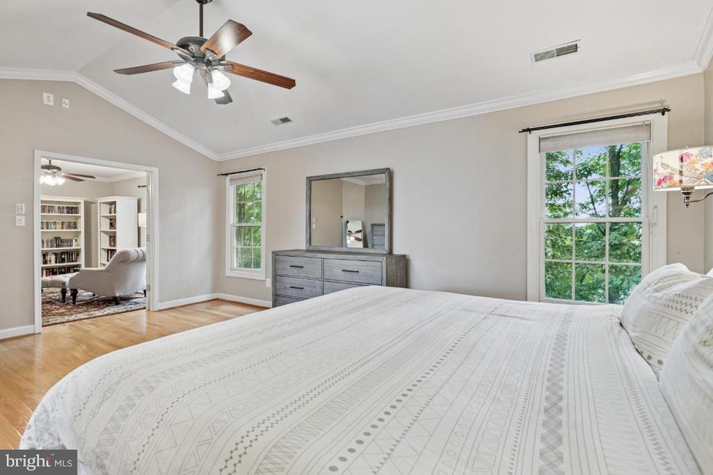 Leesburg, Virginia, 20176, United States, 4 Bedrooms Bedrooms, ,5 BathroomsBathrooms,Residential,For Sale,1900813