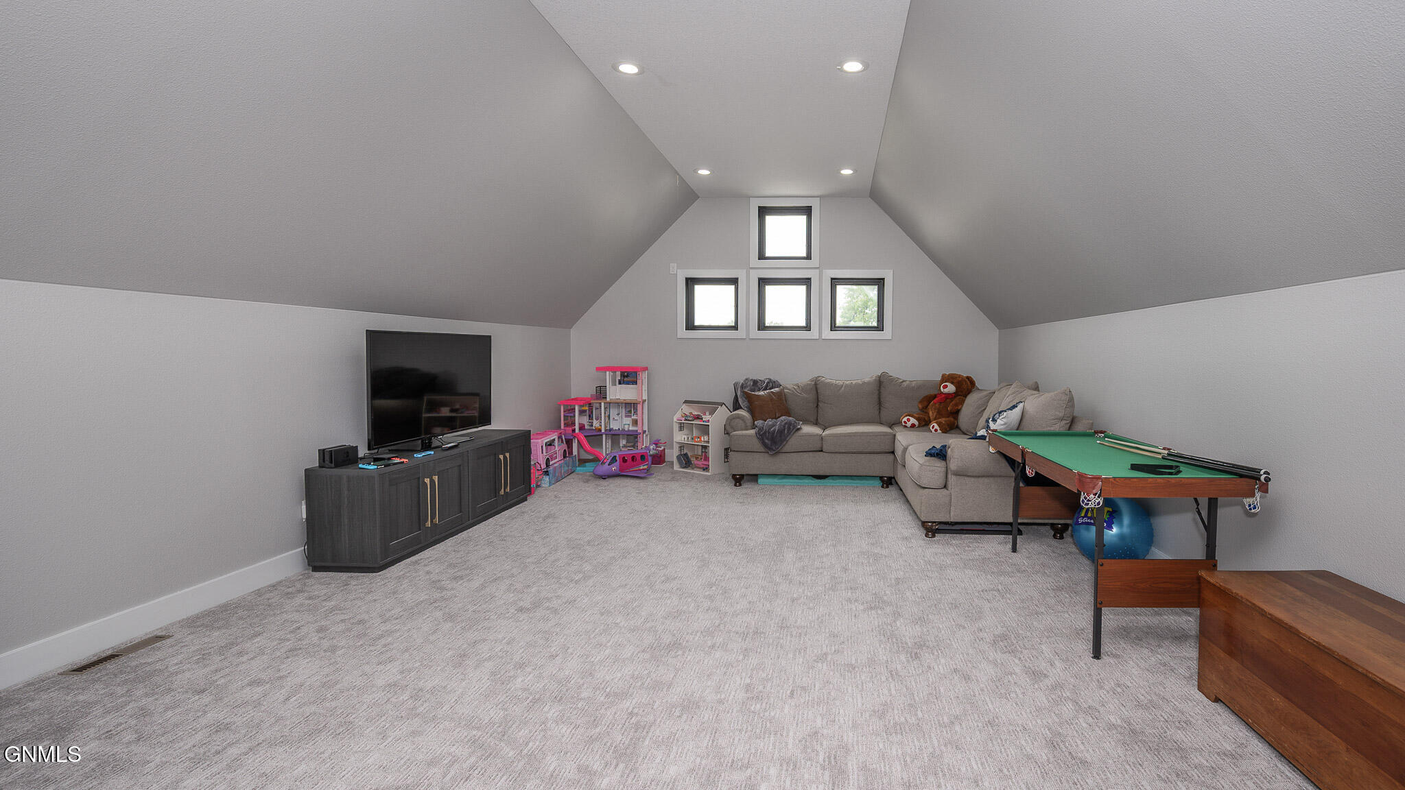 Bismarck, North Dakota, 58504, United States, 6 Bedrooms Bedrooms, ,4 BathroomsBathrooms,Residential,For Sale,1982102