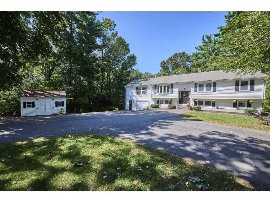 Stoughton, Massachusetts, 02072, United States, 7 Bedrooms Bedrooms, ,5 BathroomsBathrooms,Residential,For Sale,1943910