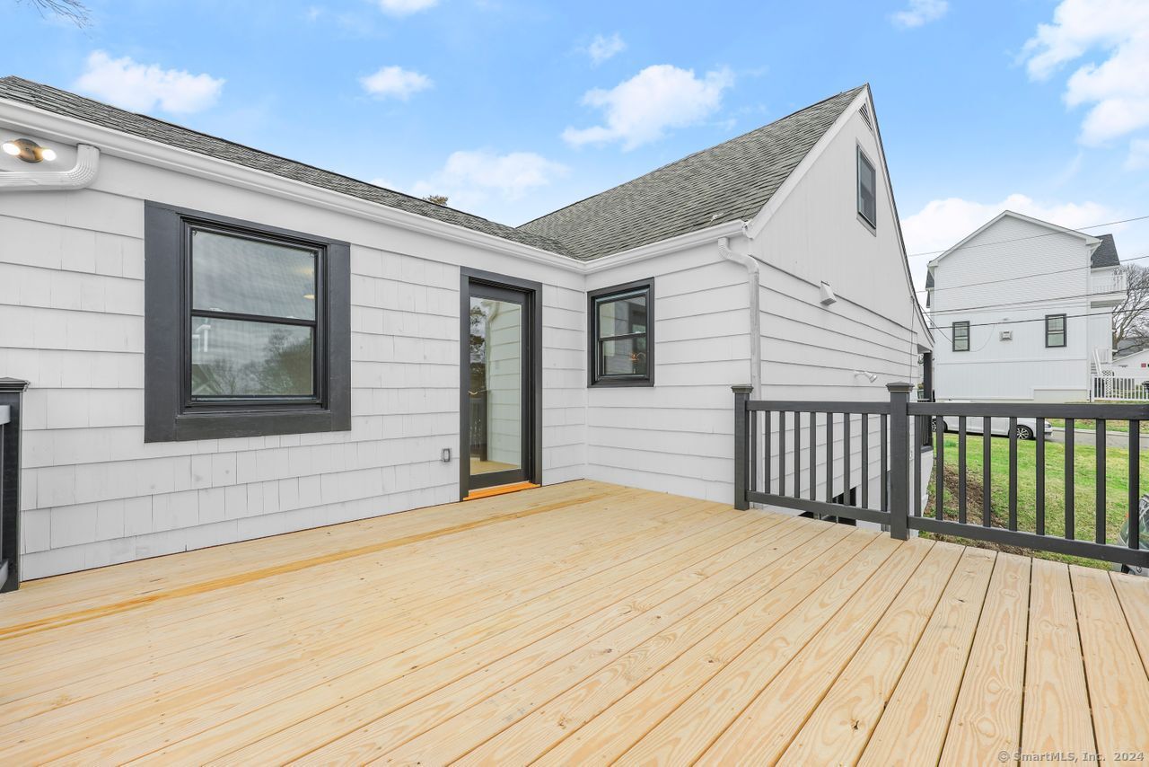 Milford, Connecticut, 06460, United States, 5 Bedrooms Bedrooms, ,3 BathroomsBathrooms,Residential,For Sale,1913239