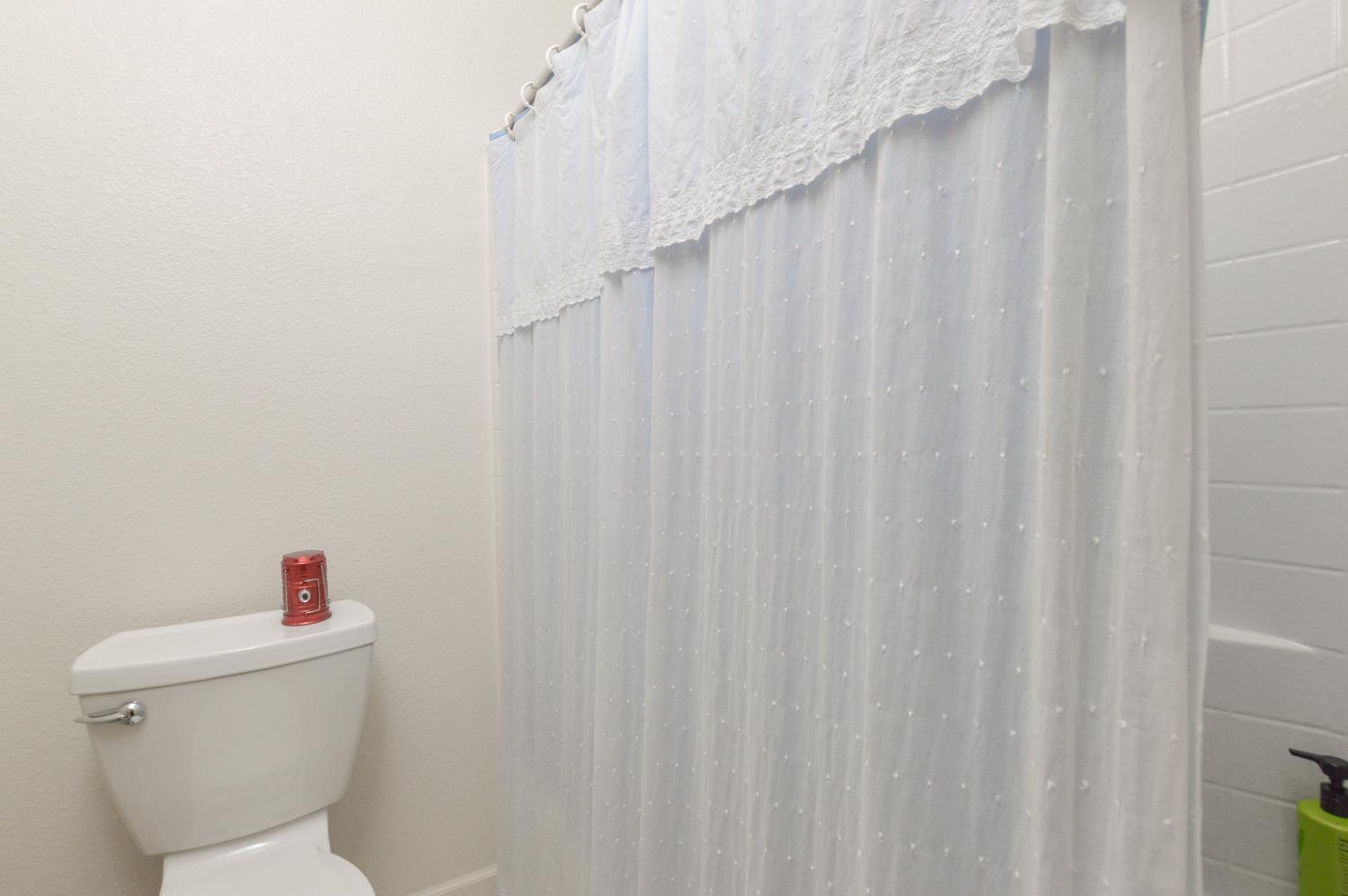 Clovis, California, 93619, United States, 4 Bedrooms Bedrooms, ,2 BathroomsBathrooms,Residential,For Sale,1873702
