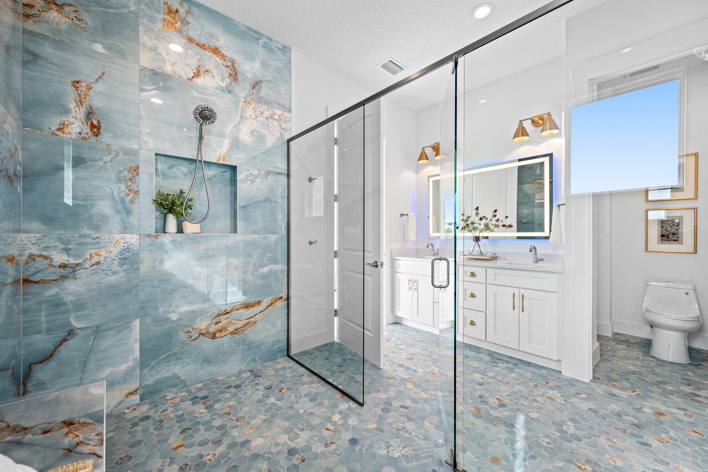 Madeira Beach, Florida, 33708, United States, 6 Bedrooms Bedrooms, ,6 BathroomsBathrooms,Residential,For Sale,1988521