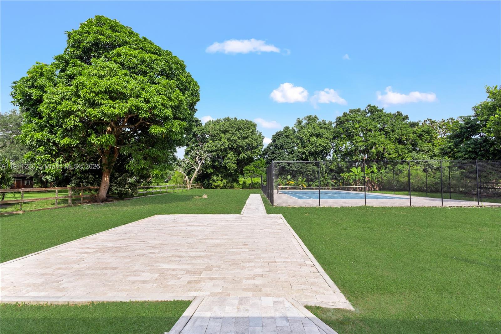 Davie, Florida, 33325, United States, 4 Bedrooms Bedrooms, ,3 BathroomsBathrooms,Residential,For Sale,1990882