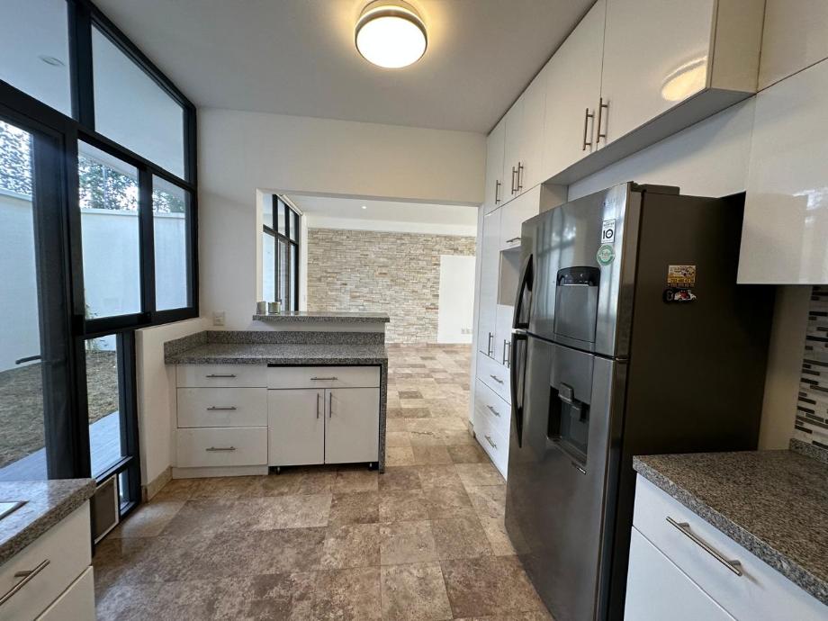 Metepec, Estado de méxico, 52148, Mexico, 3 Bedrooms Bedrooms, ,4 BathroomsBathrooms,Residential,For Sale,1996841