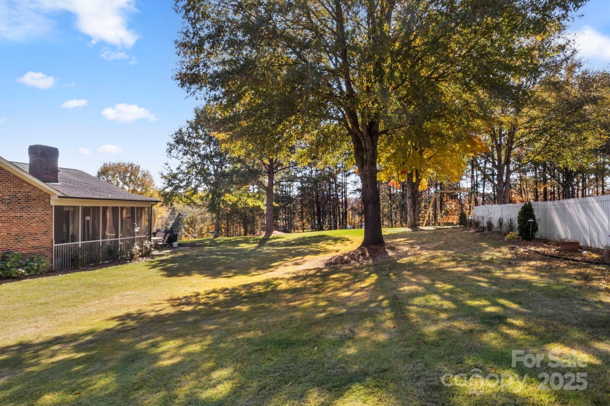 Lincolnton, North Carolina, 28092, United States, 4 Bedrooms Bedrooms, ,3 BathroomsBathrooms,Residential,For Sale,1989140