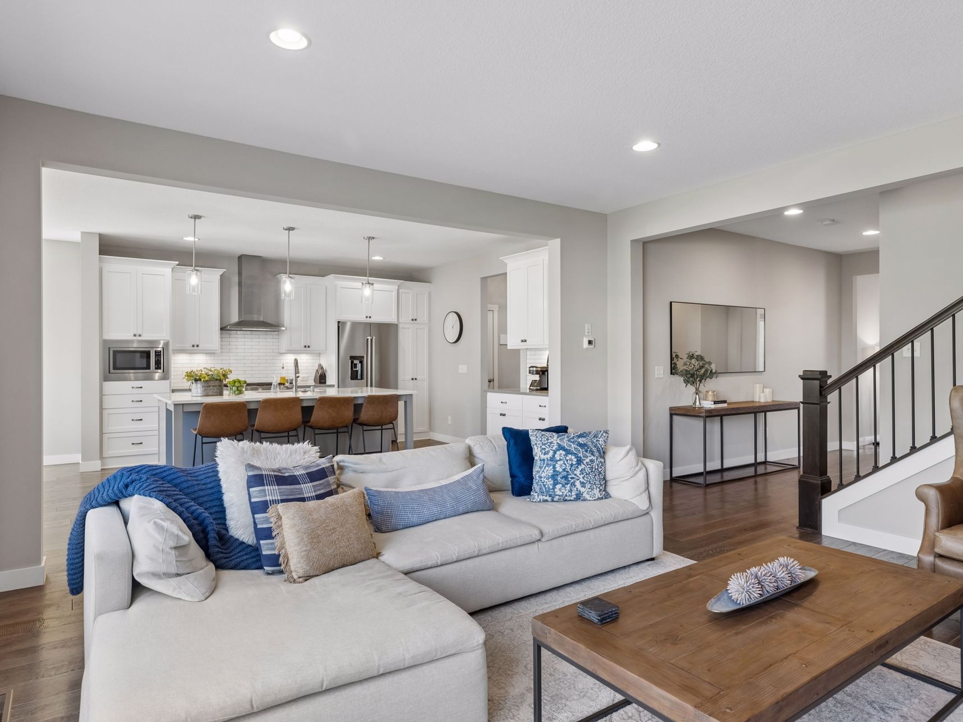  Luxury Living in Desirable Brown’s Creek Cove - 物件實景