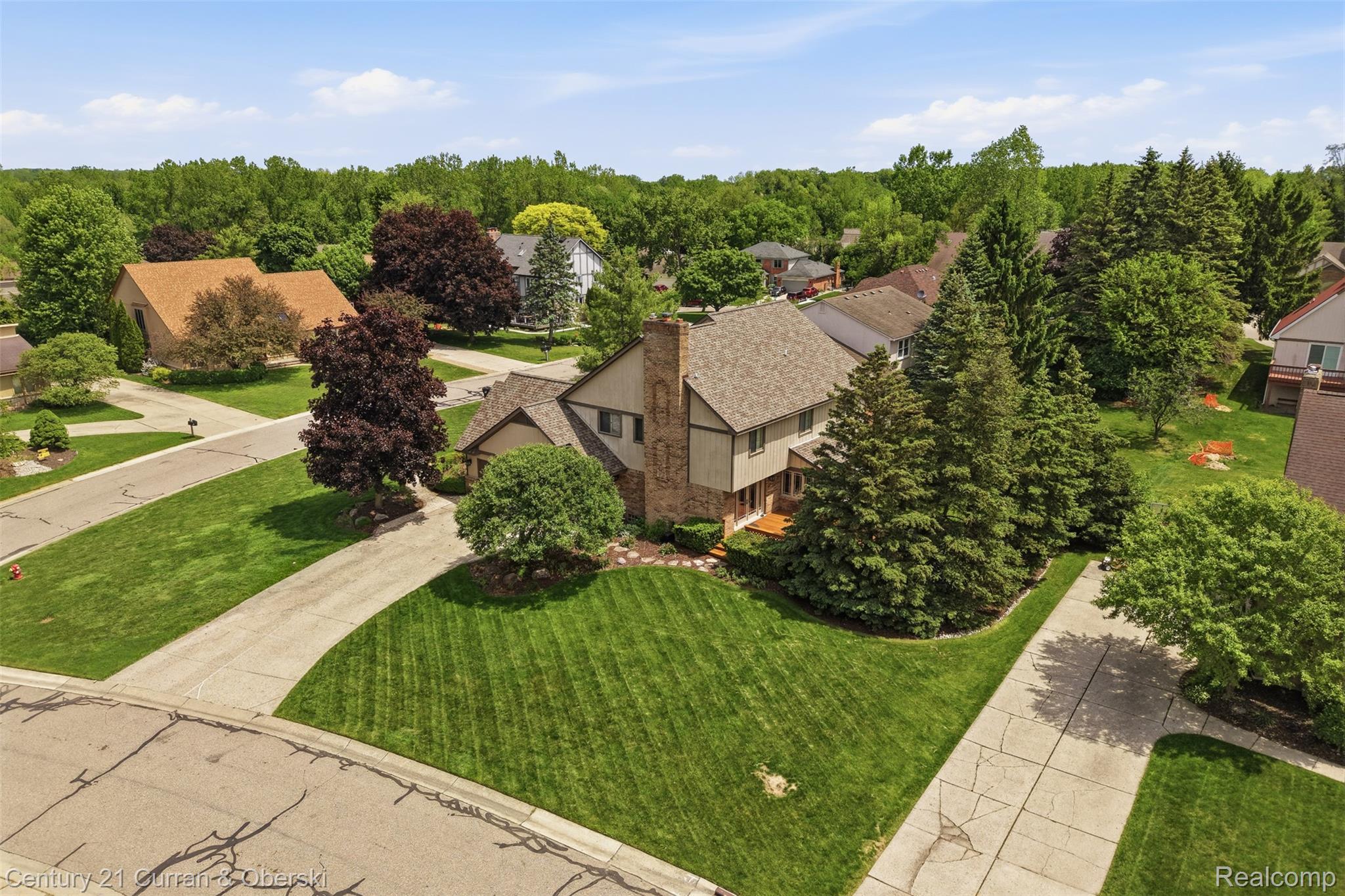 Farmington Hills, Michigan, 48331, United States, 4 Bedrooms Bedrooms, ,4 BathroomsBathrooms,Residential,For Sale,2048985