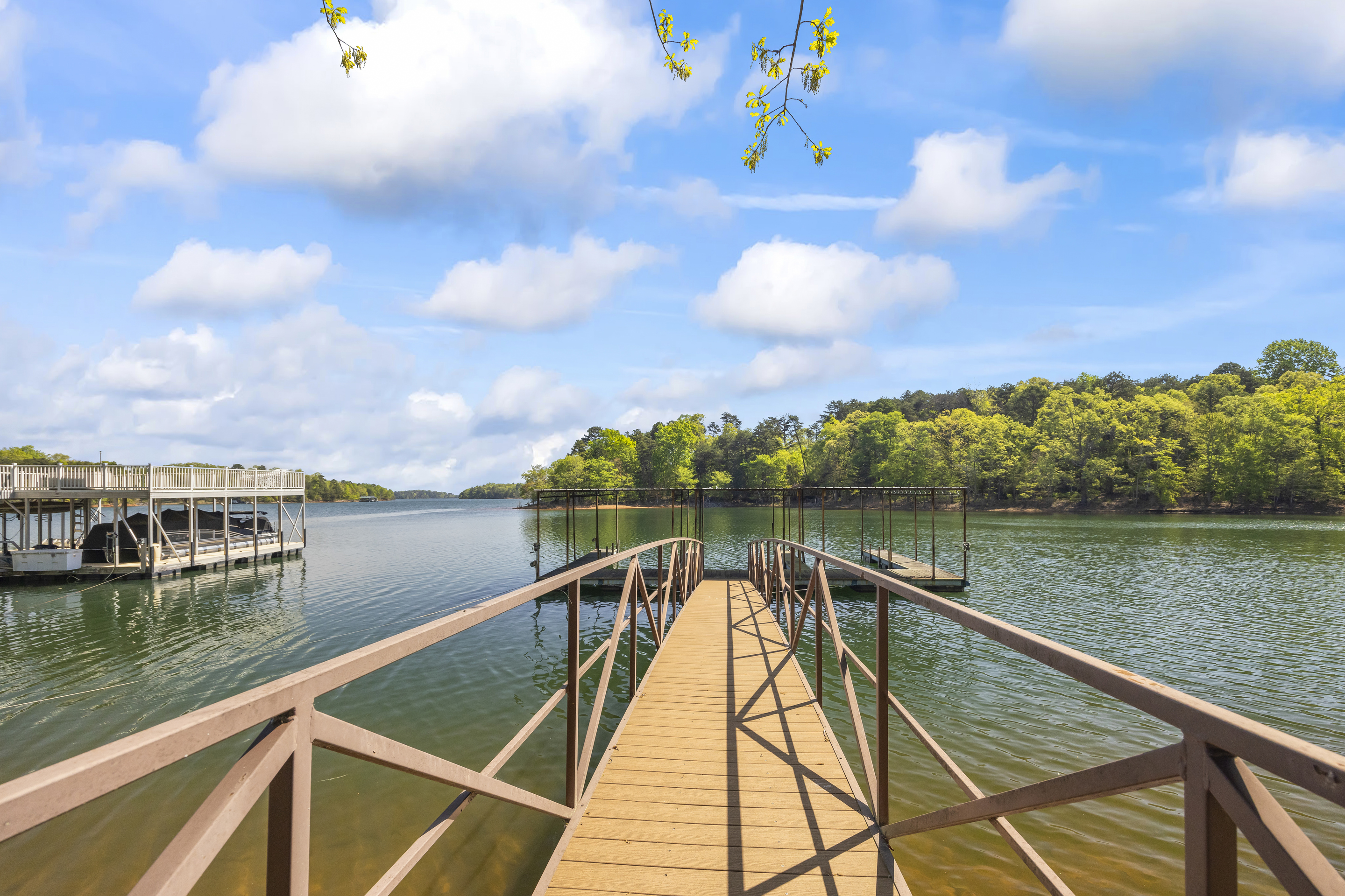 Hartwell, Georgia, 30643, United States, 4 Bedrooms Bedrooms, ,4 BathroomsBathrooms,Residential,For Sale,1906193