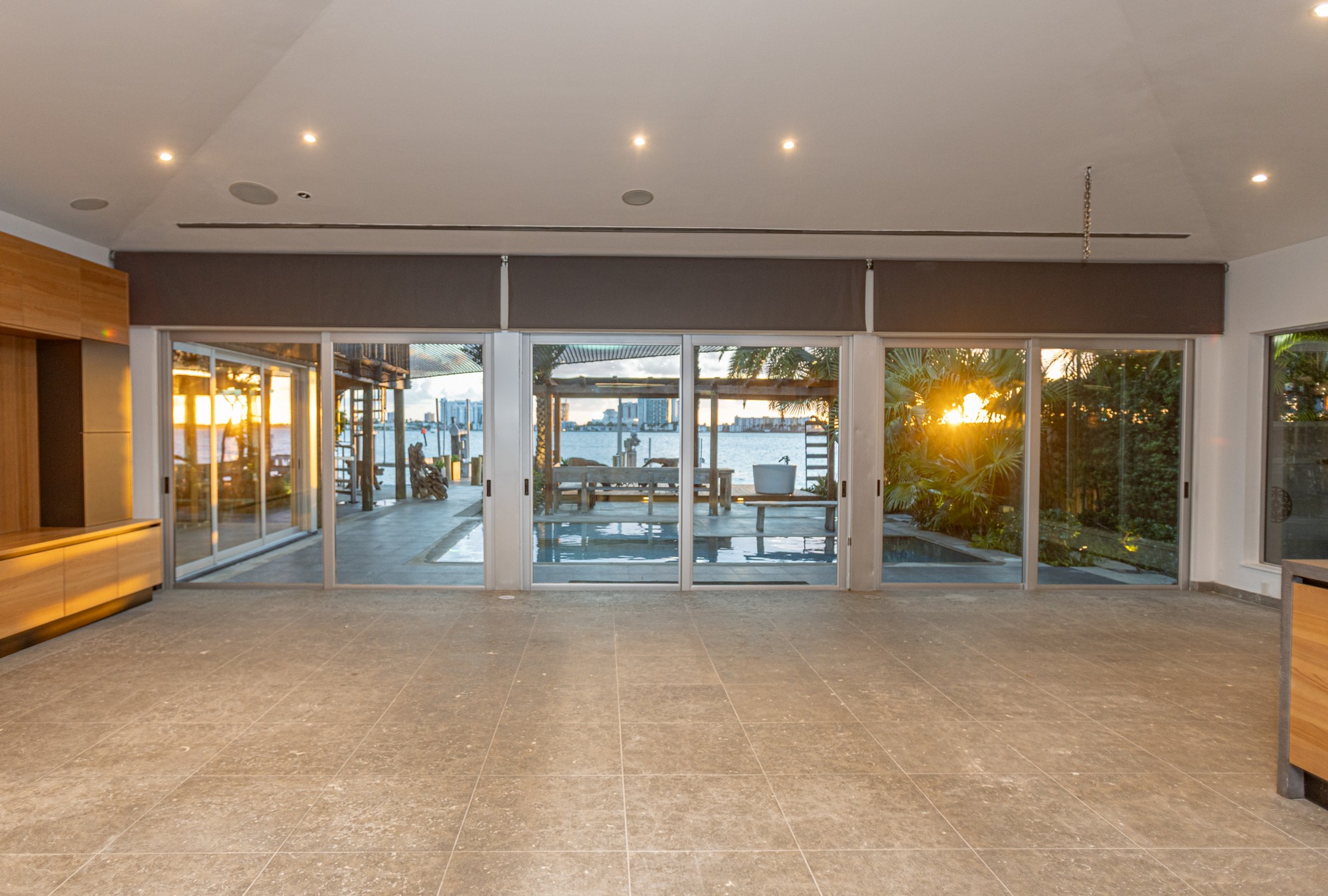  2440 N Shore Ter, Miami Beach, FL, 33141 - 物件實景