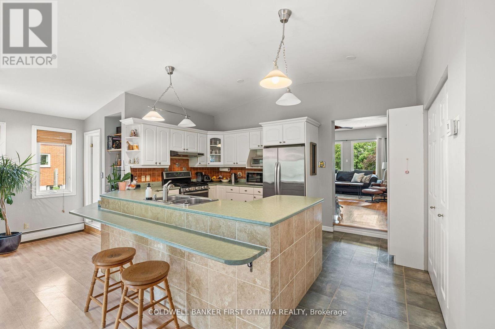 OTTAWA, Ontario, K2B 6Y5, CA, 3 Bedrooms Bedrooms, ,2 BathroomsBathrooms,Residential,For Sale,1903613