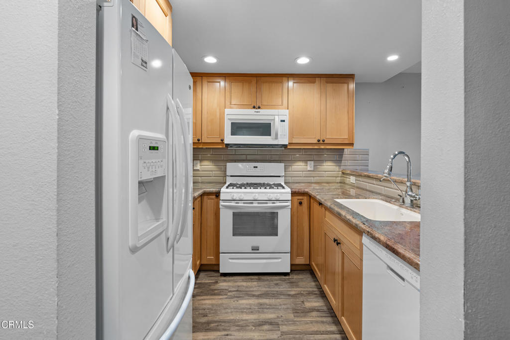 Ventura, California, 93004, United States, 2 Bedrooms Bedrooms, ,2 BathroomsBathrooms,Residential,For Sale,1934280