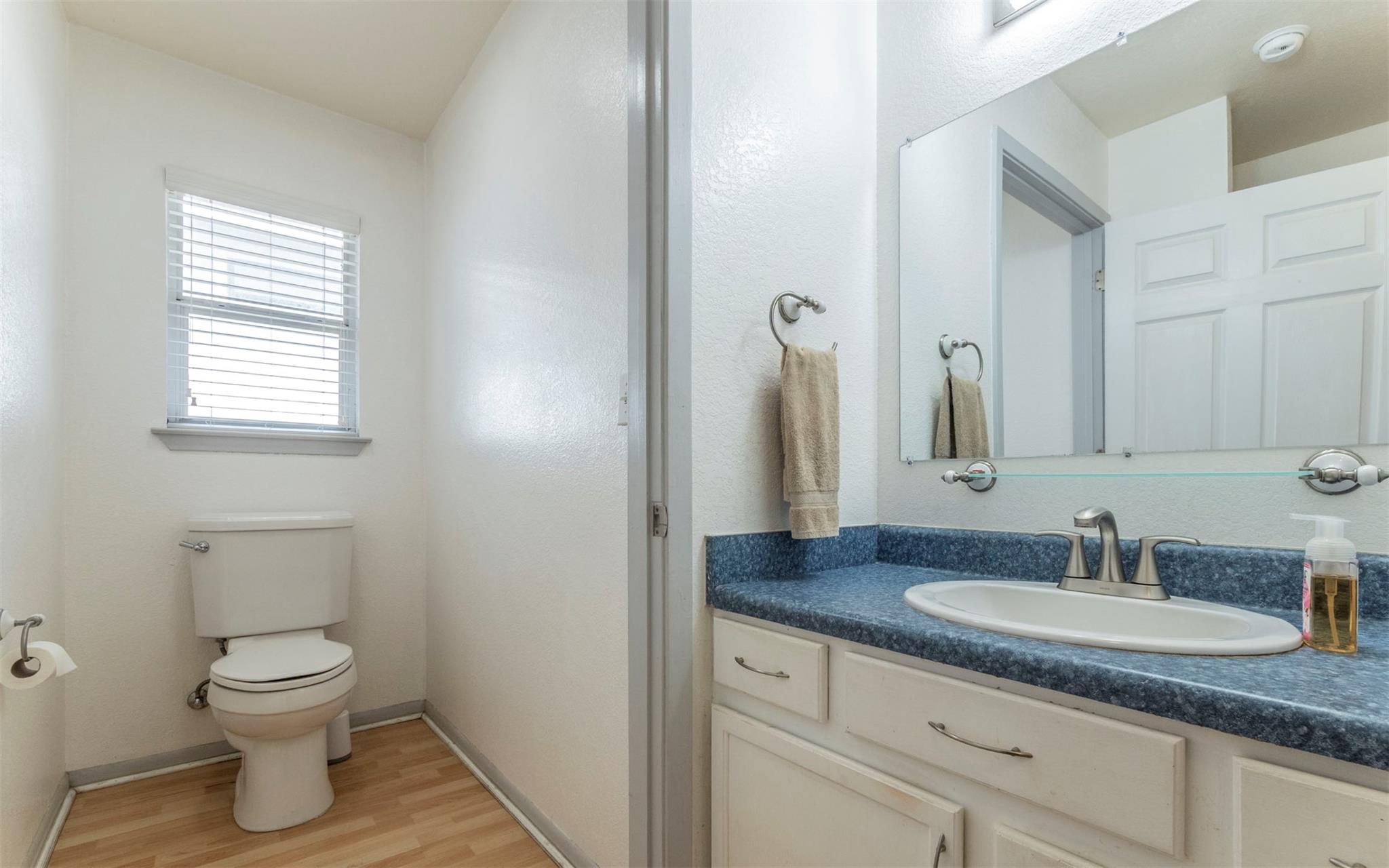 Austin, Texas, 78702, United States, 3 Bedrooms Bedrooms, ,1 BathroomBathrooms,Residential,For Sale,1887406