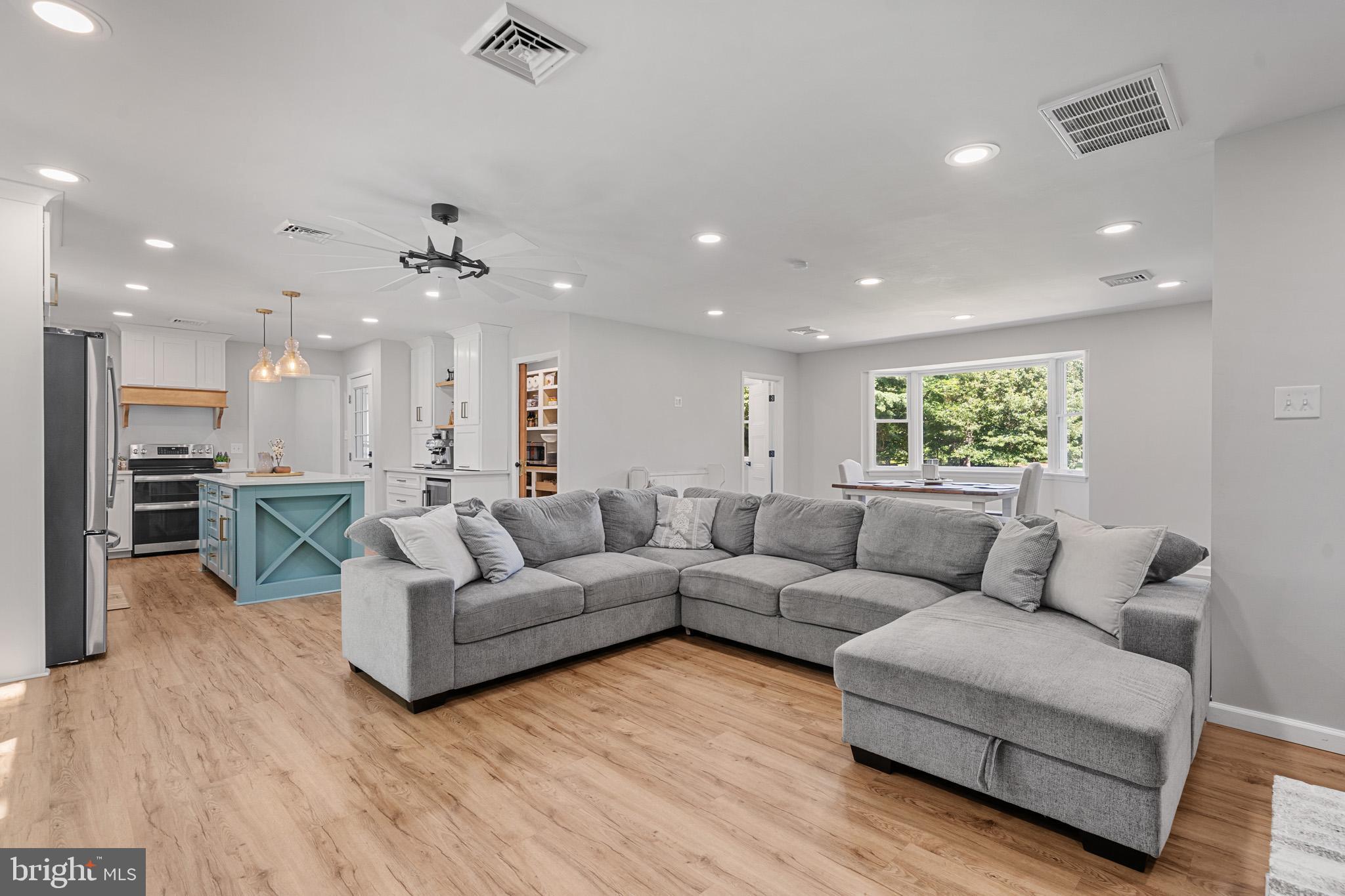 Hollywood, Maryland, 20636, United States, 3 Bedrooms Bedrooms, ,2 BathroomsBathrooms,Residential,For Sale,1935690