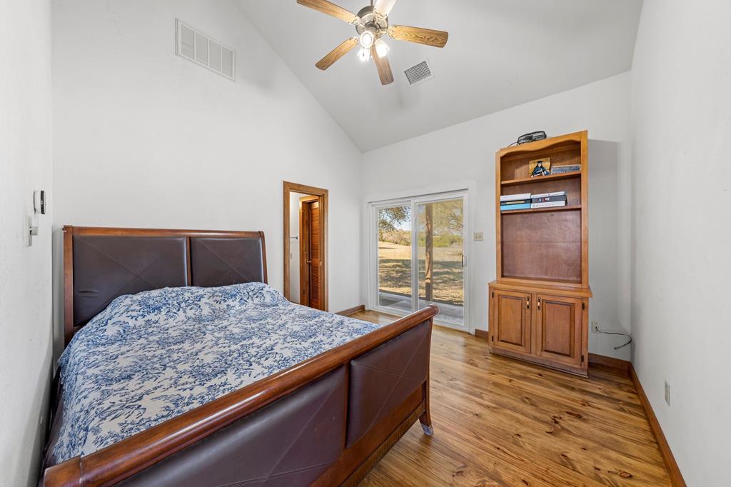 Kerrville, Texas, 78028, United States, 3 Bedrooms Bedrooms, ,5 BathroomsBathrooms,Residential,For Sale,1930958