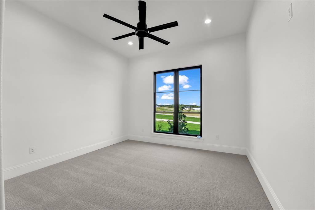 Weatherford, Texas, 76087, United States, 5 Bedrooms Bedrooms, ,6 BathroomsBathrooms,Residential,For Sale,1981061
