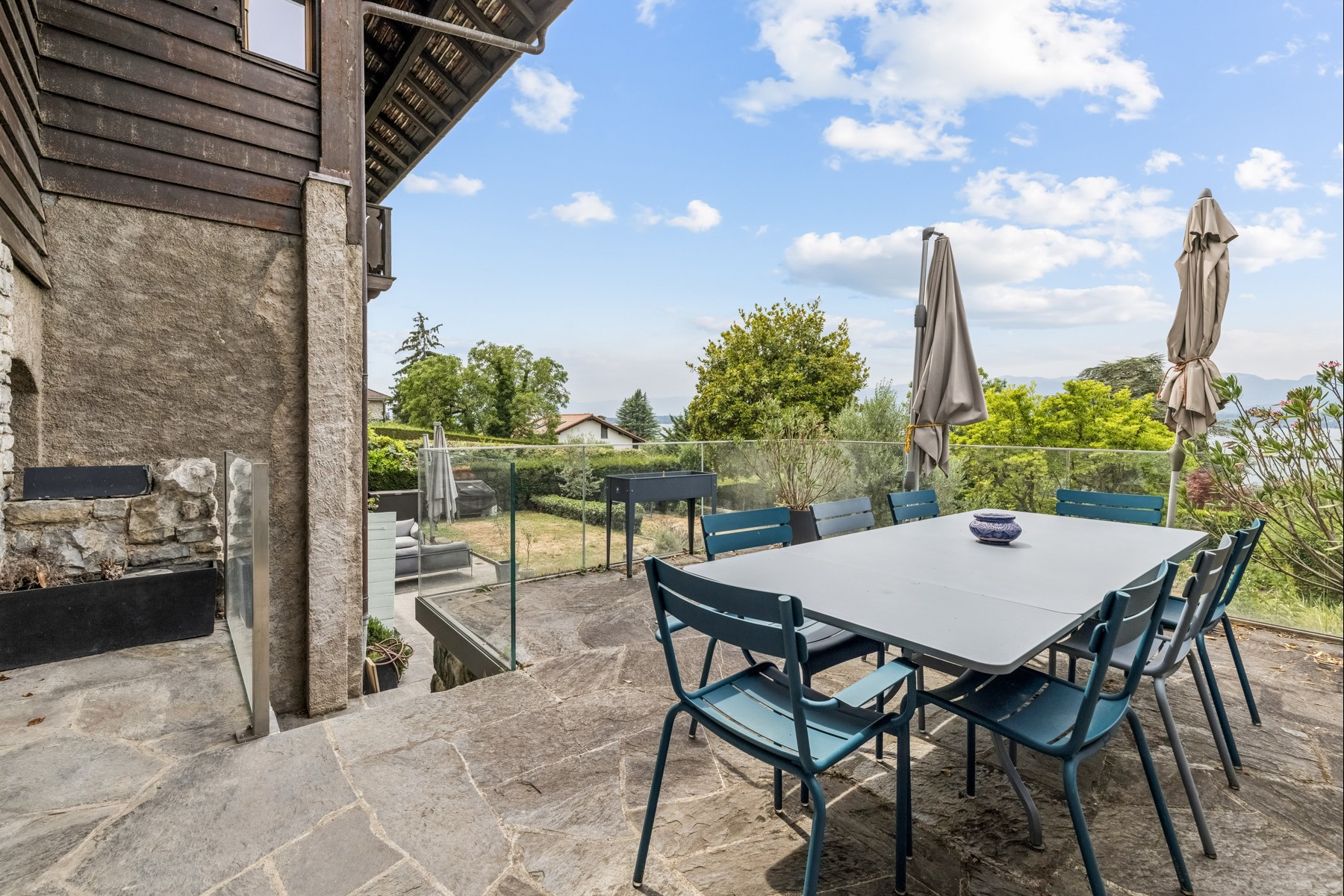  A fully renovated 19th-century farmhouse with a panoramic view of Lake Geneva - 物件實景