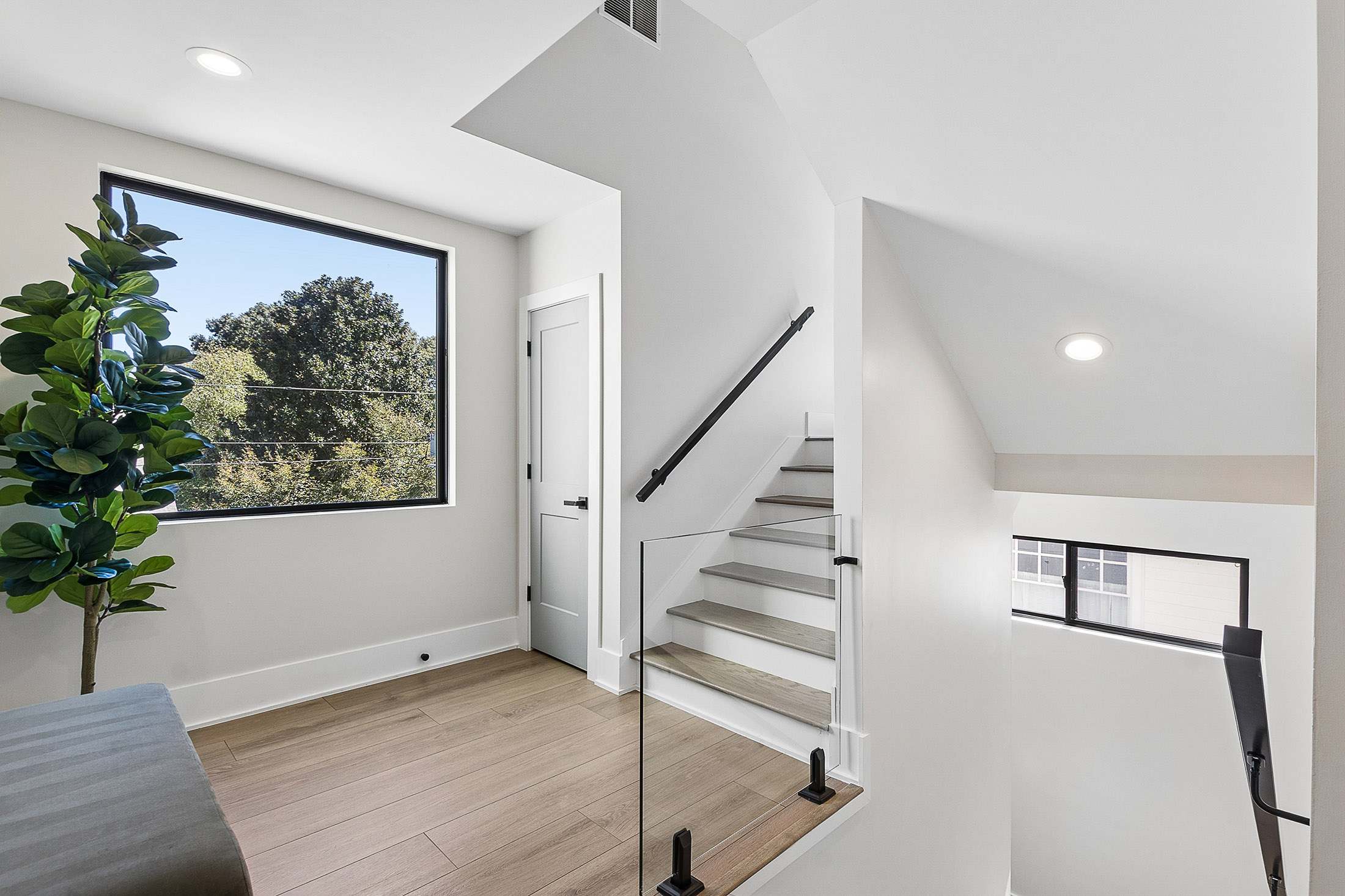  Sophisticated Modern Home in Sought-after Loring Heights - 物件實景