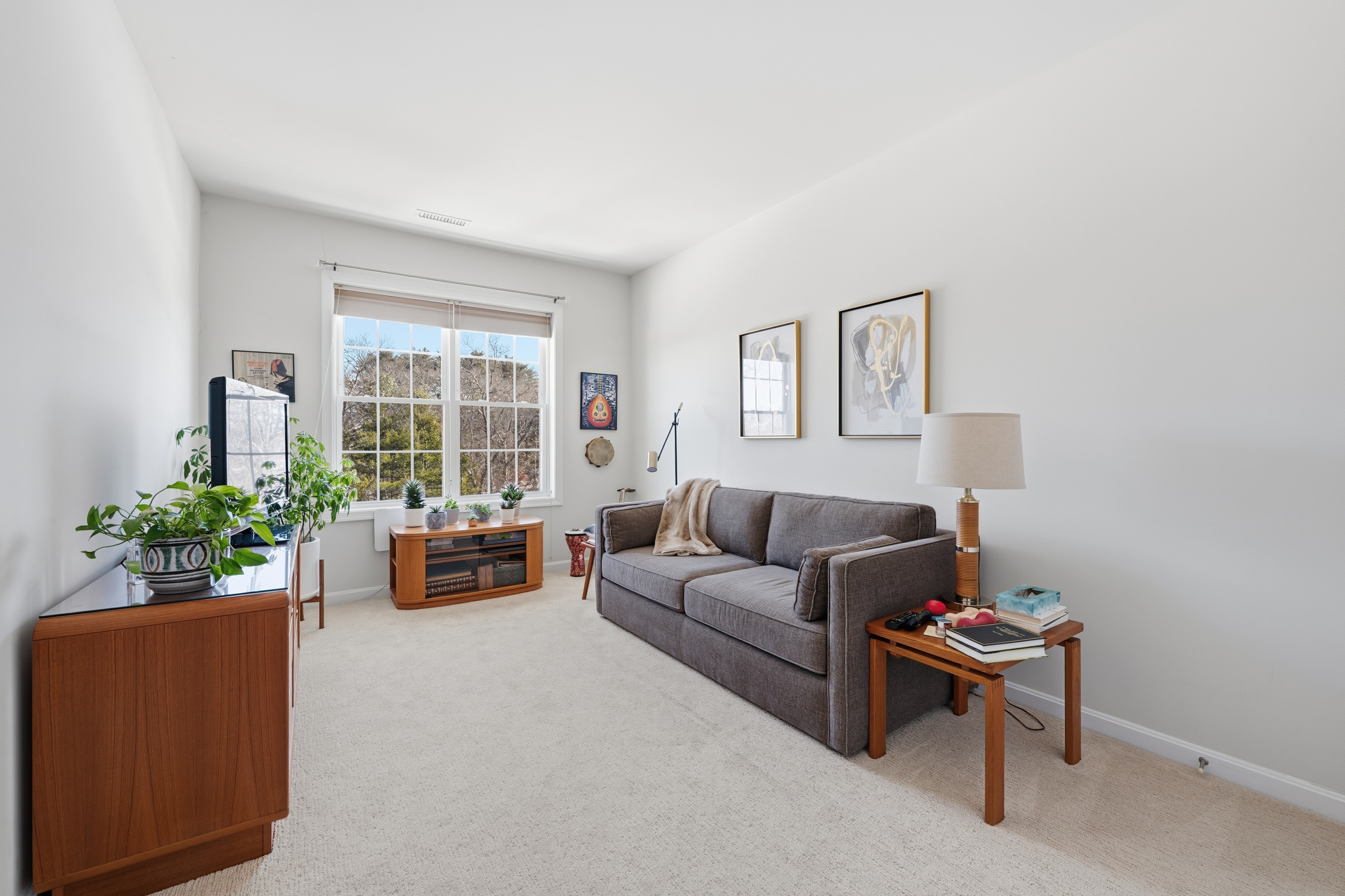 Natick, Massachusetts, 01760, United States, 2 Bedrooms Bedrooms, ,2 BathroomsBathrooms,Residential,For Sale,2015900