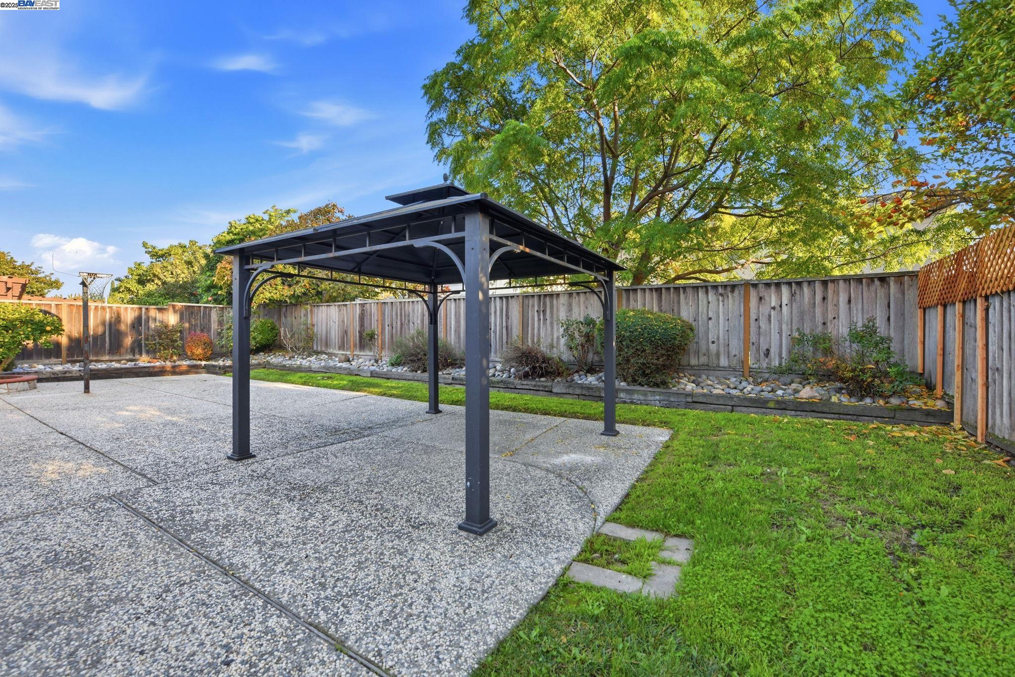 Union City, California, 94587, United States, 3 Bedrooms Bedrooms, ,2 BathroomsBathrooms,Residential,For Sale,2002986