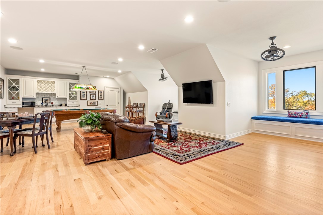 Rogers, Arkansas, 72756, United States, 4 Bedrooms Bedrooms, ,6 BathroomsBathrooms,Residential,For Sale,1987603