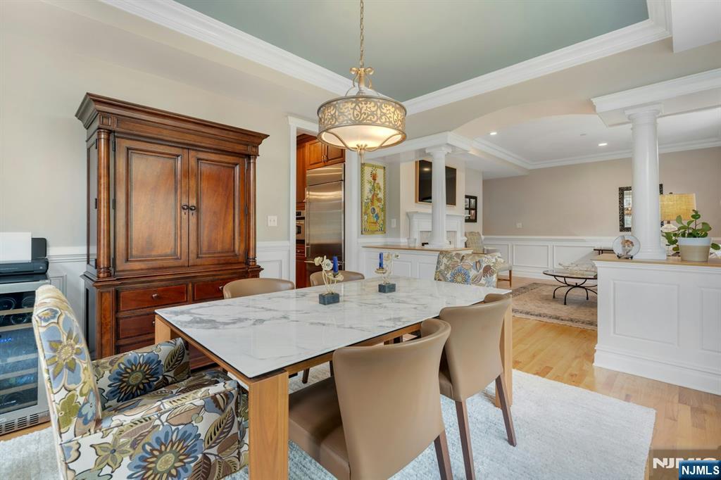 Morristown Town, New Jersey, 07960, United States, 2 Bedrooms Bedrooms, ,3 BathroomsBathrooms,Residential,For Sale,1993280