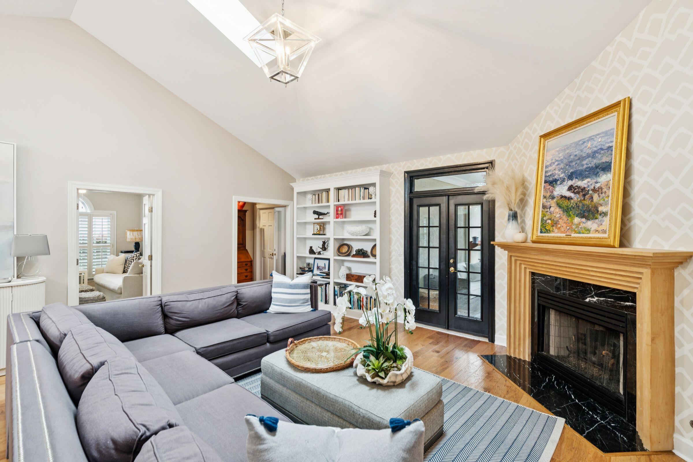 Mount Pleasant, South Carolina, 29464, United States, 3 Bedrooms Bedrooms, ,2 BathroomsBathrooms,Residential,For Sale,1979590