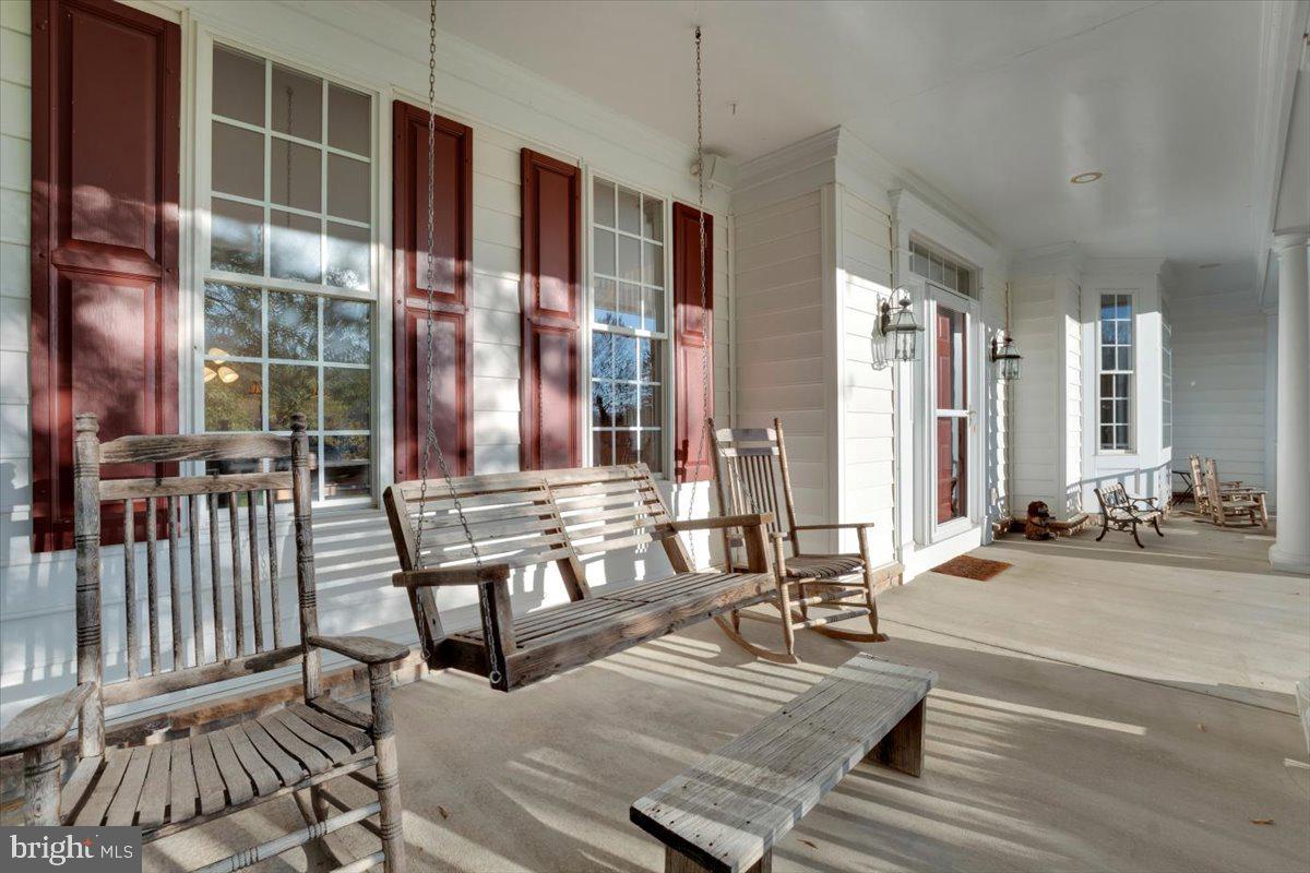 Hamilton, Virginia, 20158, United States, 4 Bedrooms Bedrooms, ,5 BathroomsBathrooms,Residential,For Sale,1987096