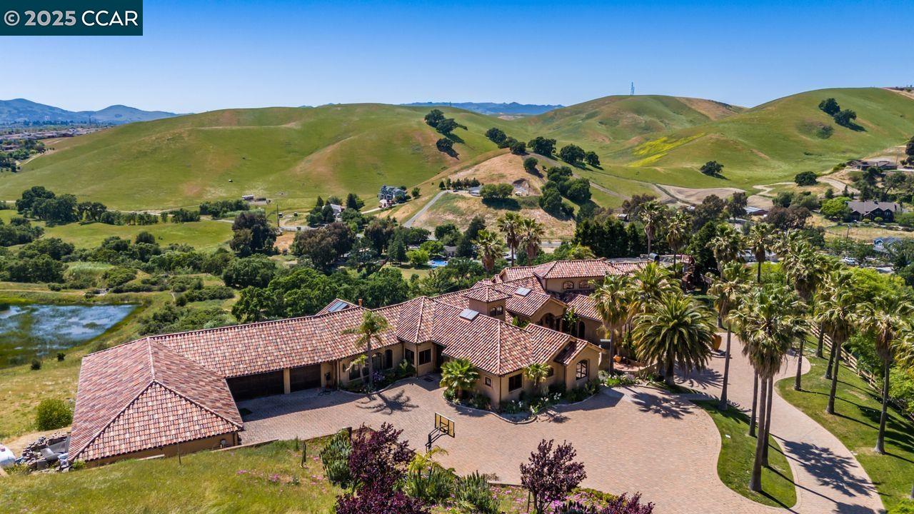 Danville, California, 94506, United States, 4 Bedrooms Bedrooms, ,4 BathroomsBathrooms,Residential,For Sale,1940508