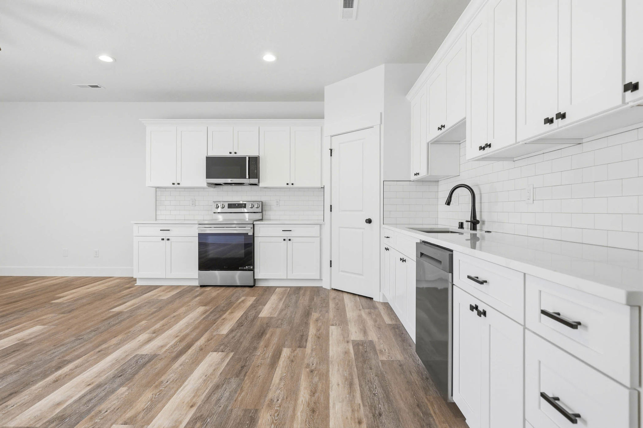  Quality builder, fully landscaped, Brand New - 物件實景