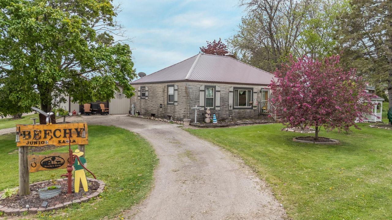 HORTONVILLE, Wisconsin, 54944, United States, 3 Bedrooms Bedrooms, ,2 BathroomsBathrooms,Residential,For Sale,1827520