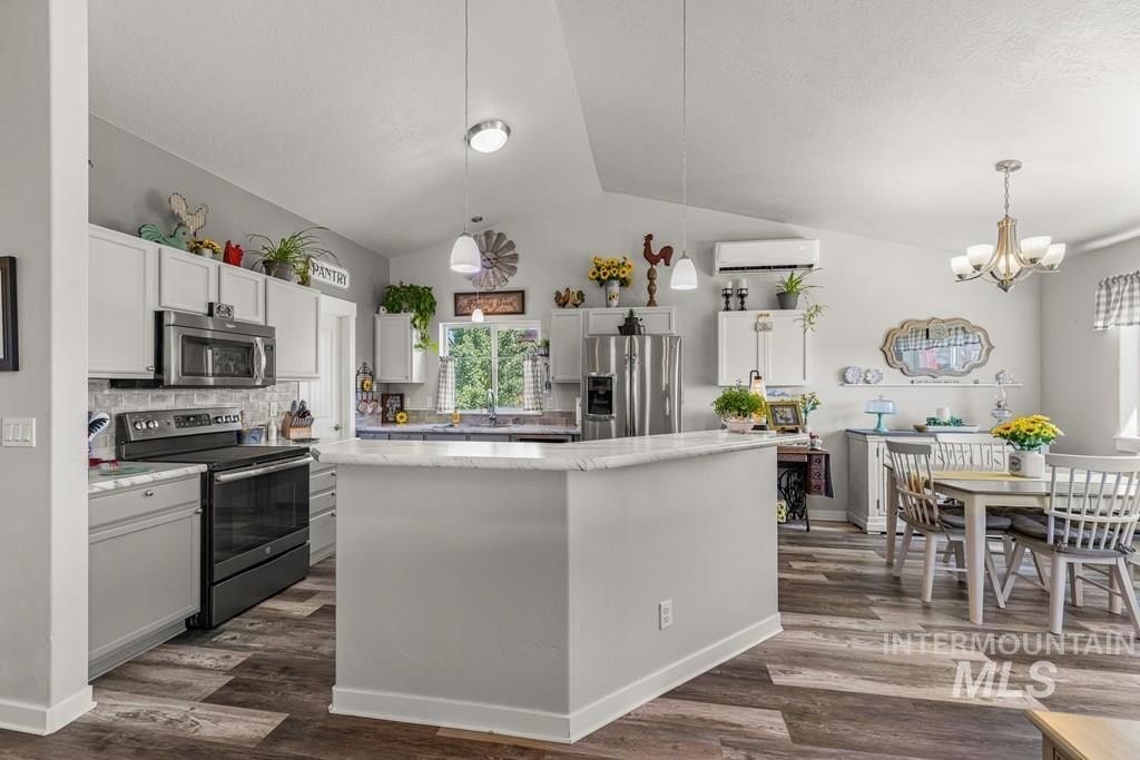 Council, Idaho, 83612, United States, 3 Bedrooms Bedrooms, ,2 BathroomsBathrooms,Residential,For Sale,1928022