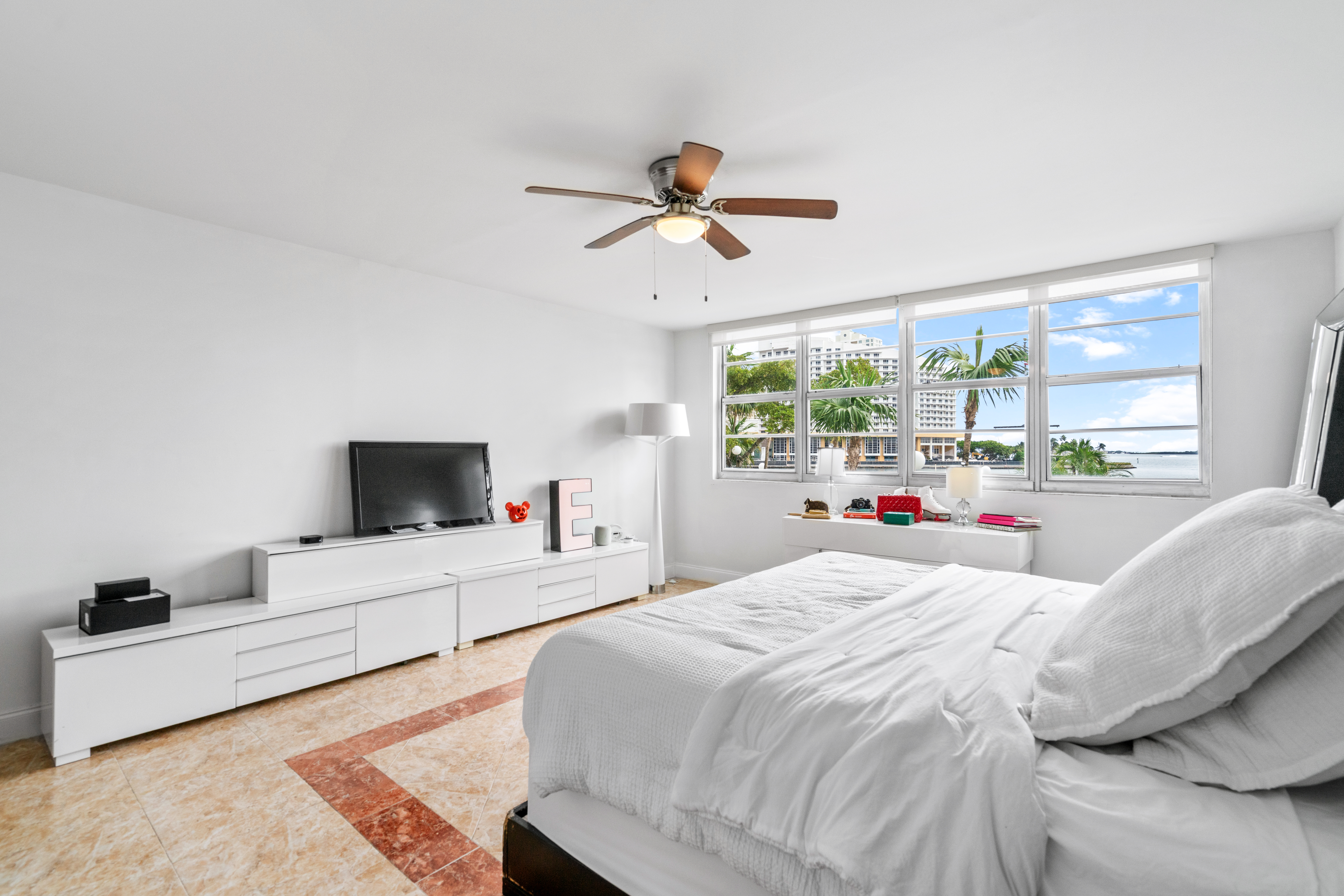  905 Brickell Bay Dr, Miami, FL, 33131 - 物件實景