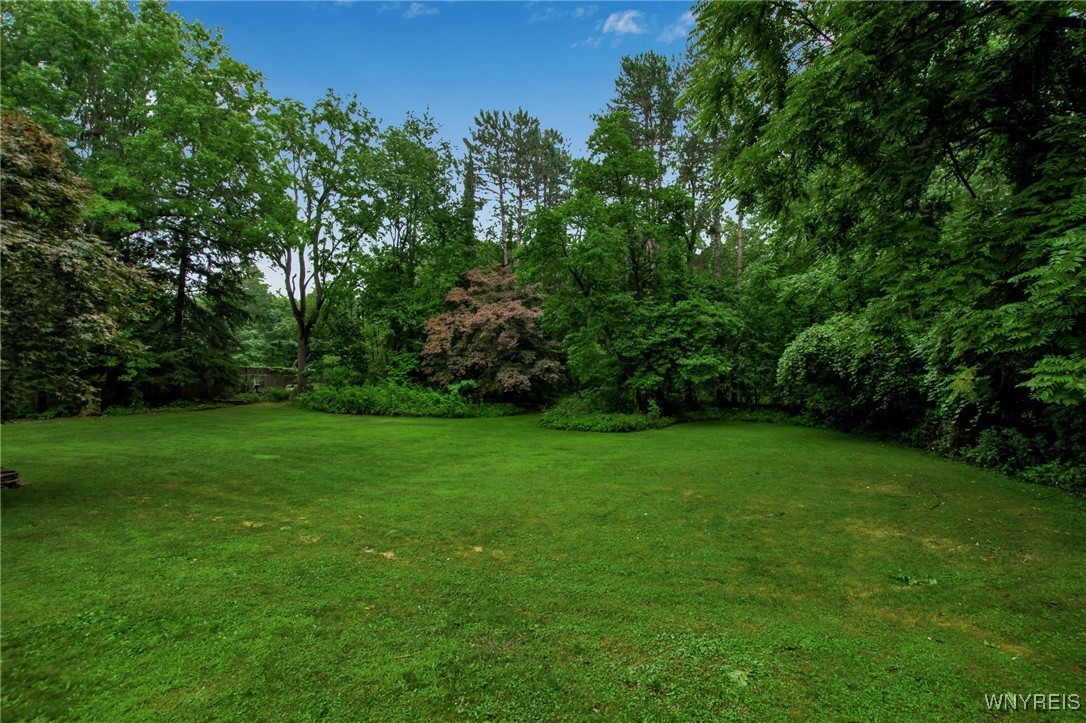 Elma, New York, 14059, United States, 7 Bedrooms Bedrooms, ,6 BathroomsBathrooms,Residential,For Sale,1935359