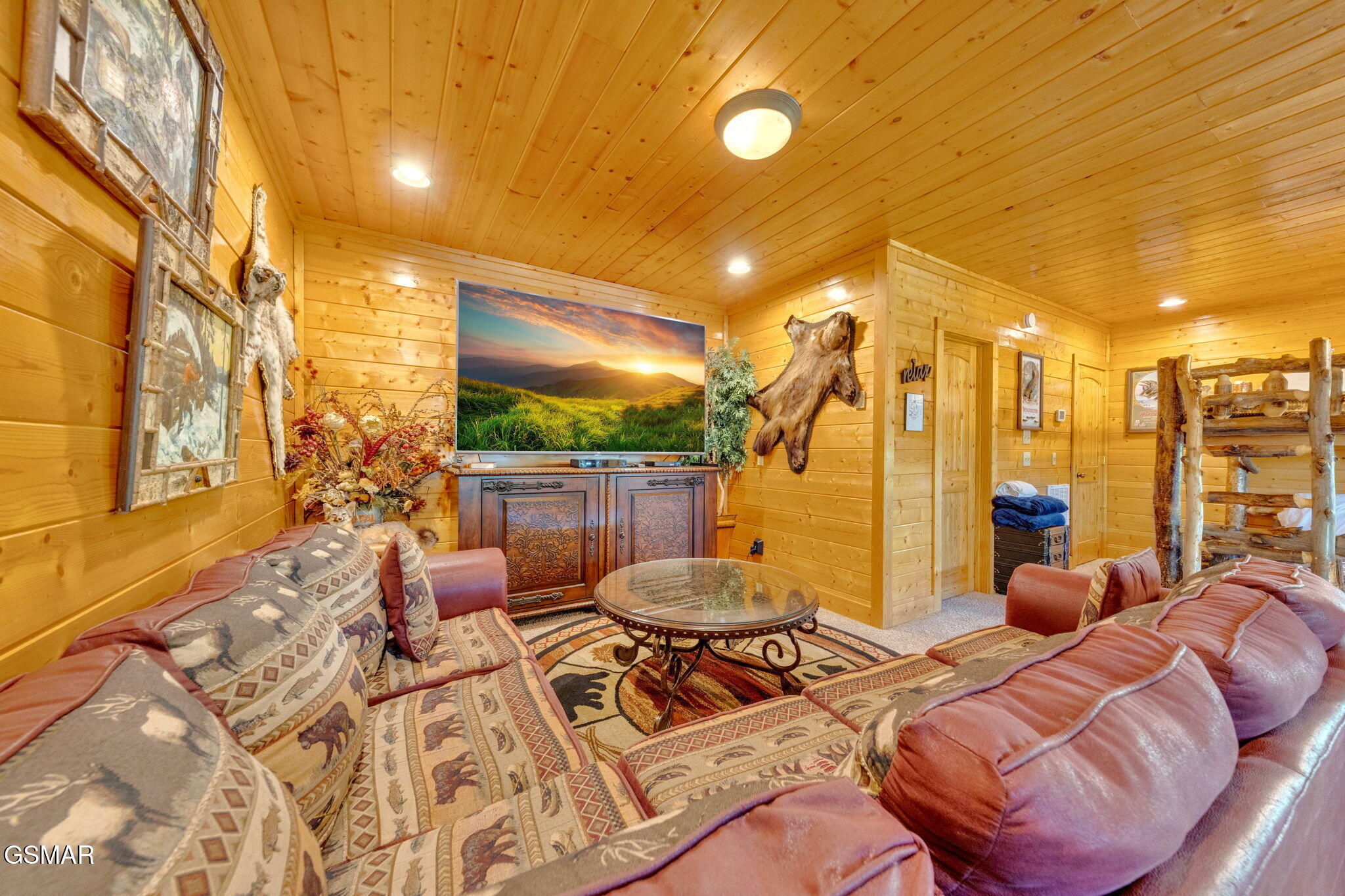 Sevierville, Tennessee, 37862, United States, 3 Bedrooms Bedrooms, ,3 BathroomsBathrooms,Residential,For Sale,1974724