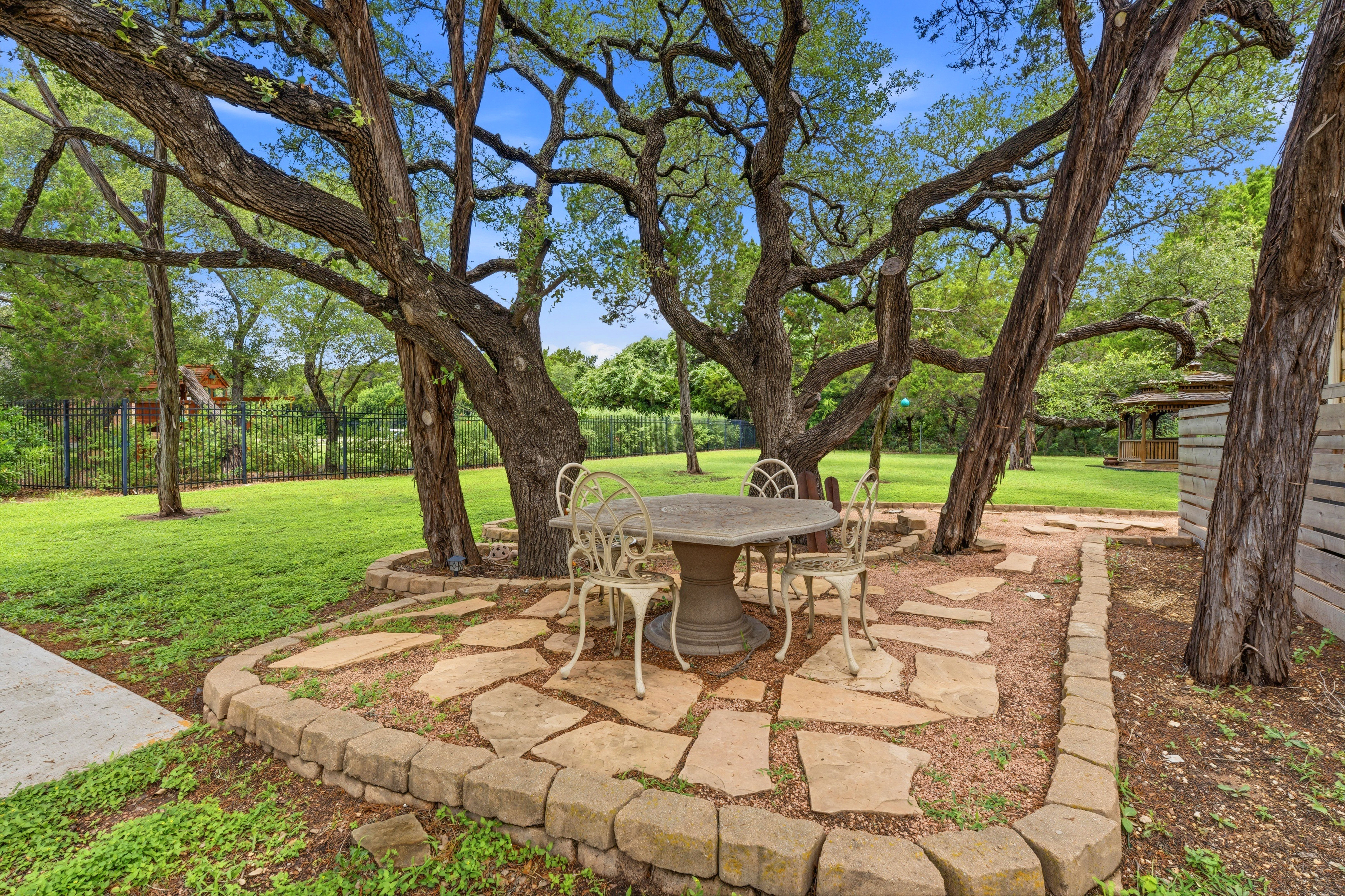  Exceptional Home, Exceptional Setting on 1 Acre - 物件實景