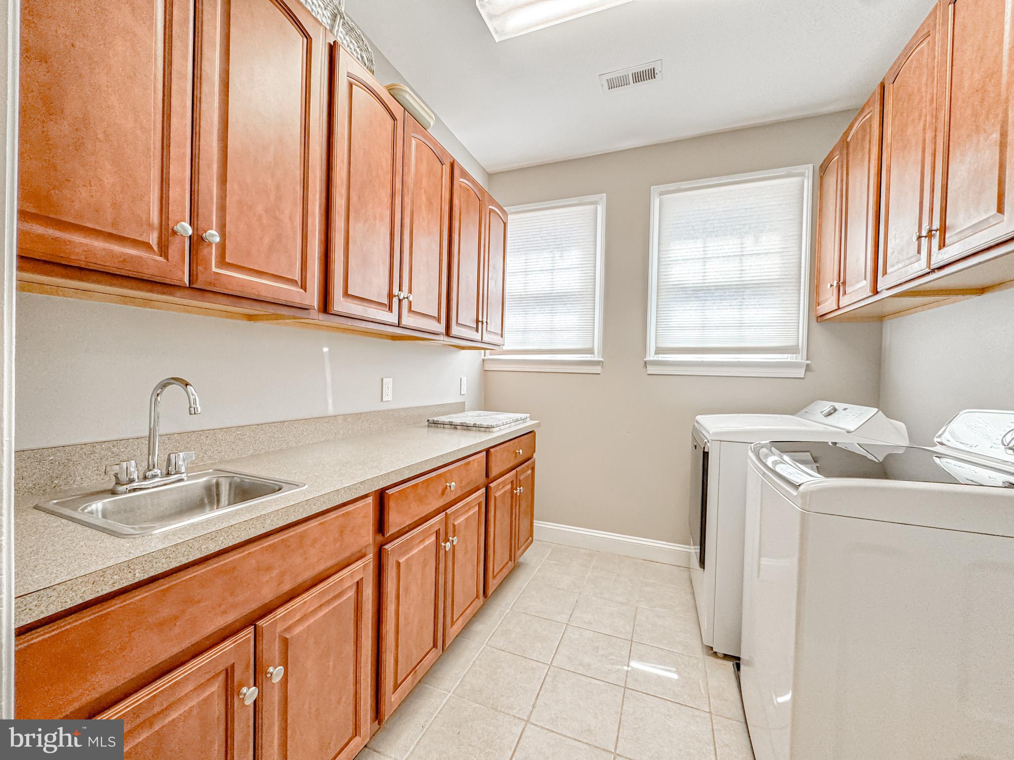 Fredericksburg, Virginia, 22405, United States, 5 Bedrooms Bedrooms, ,6 BathroomsBathrooms,Residential,For Sale,1765368