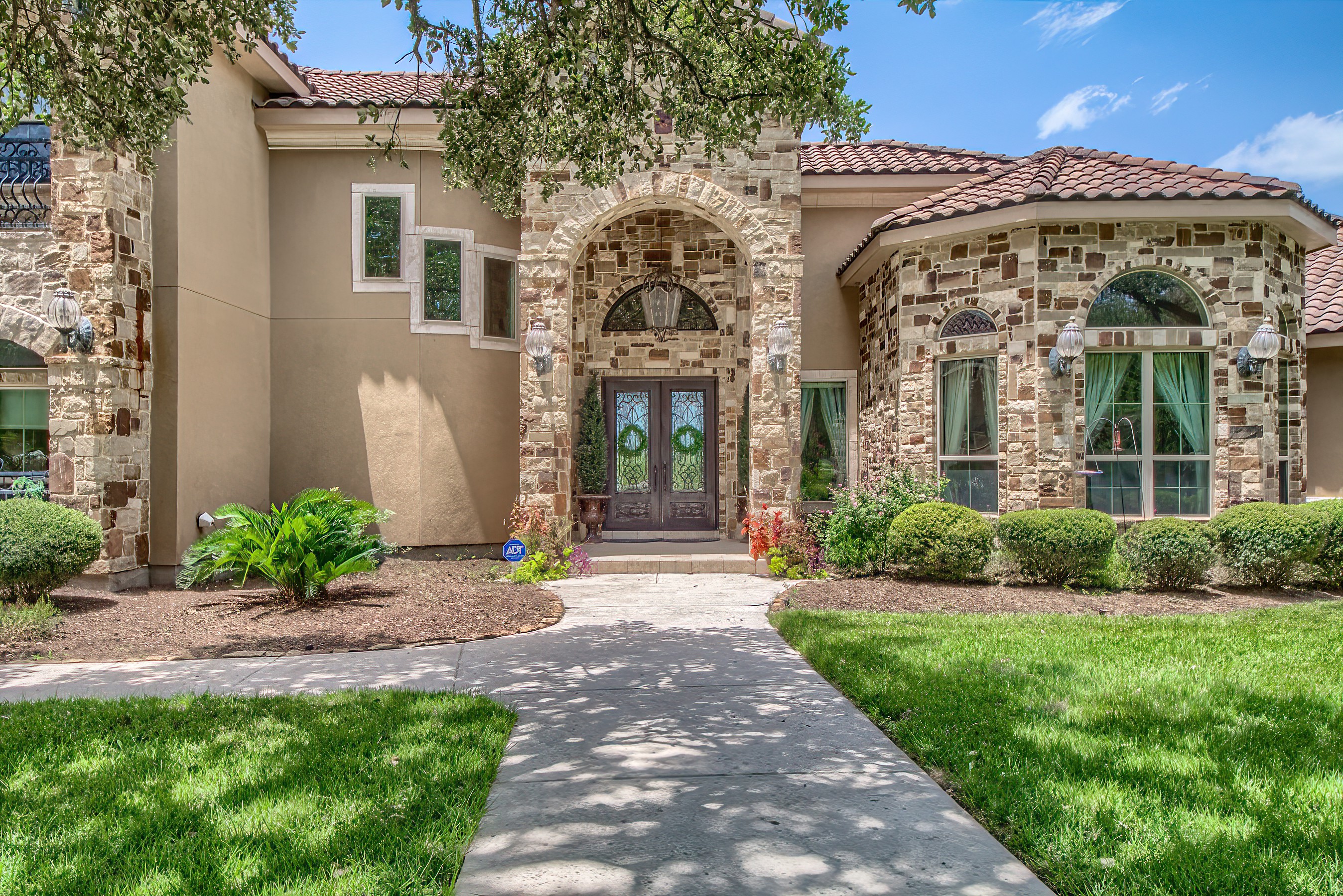 Seguin, Texas, 78155, United States, 7 Bedrooms Bedrooms, ,7 BathroomsBathrooms,Residential,For Sale,1994199