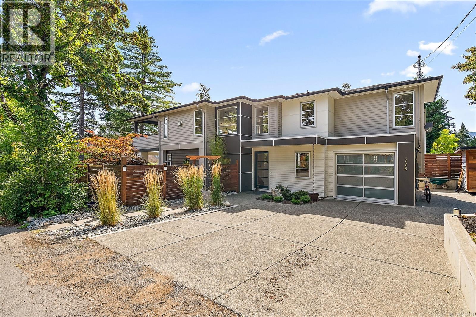CENTRAL SAANICH, British Columbia, V8M 2G2, CA, 3 Bedrooms Bedrooms, ,4 BathroomsBathrooms,Residential,For Sale,1907005