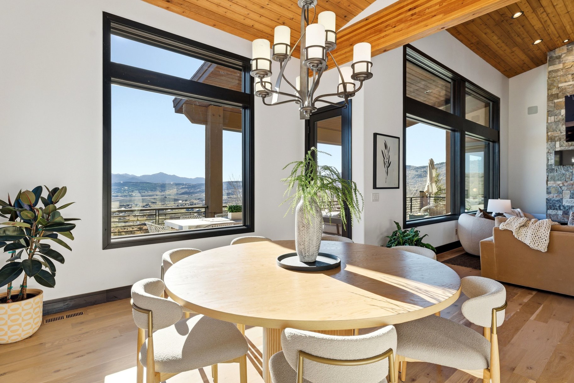  Beautiful Home with Forever Unobstructed Views on 10 Acres - 物件實景