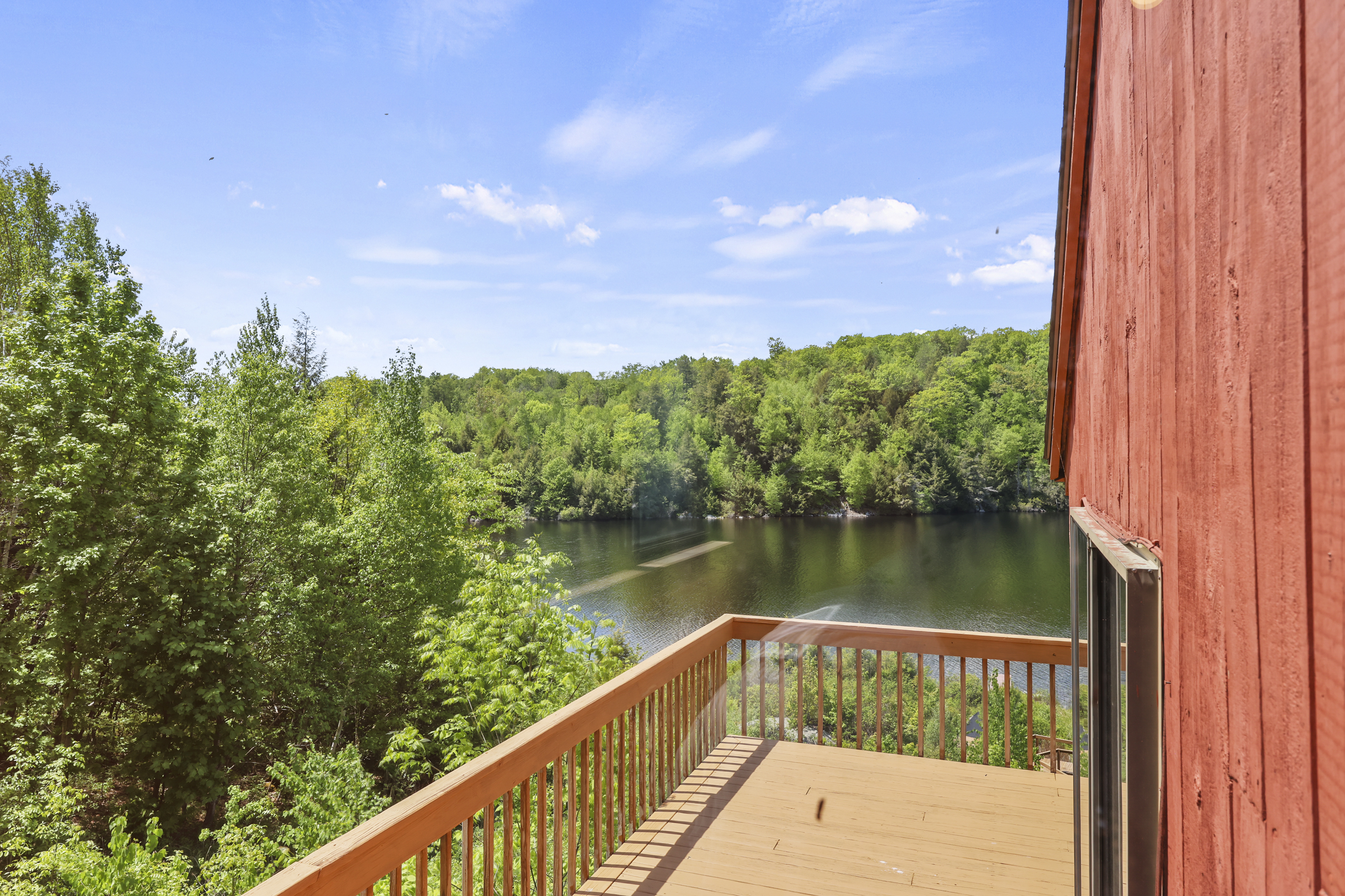  Exceptional Waterfront Retreat on Tranquil Hayes Pond - 物件實景