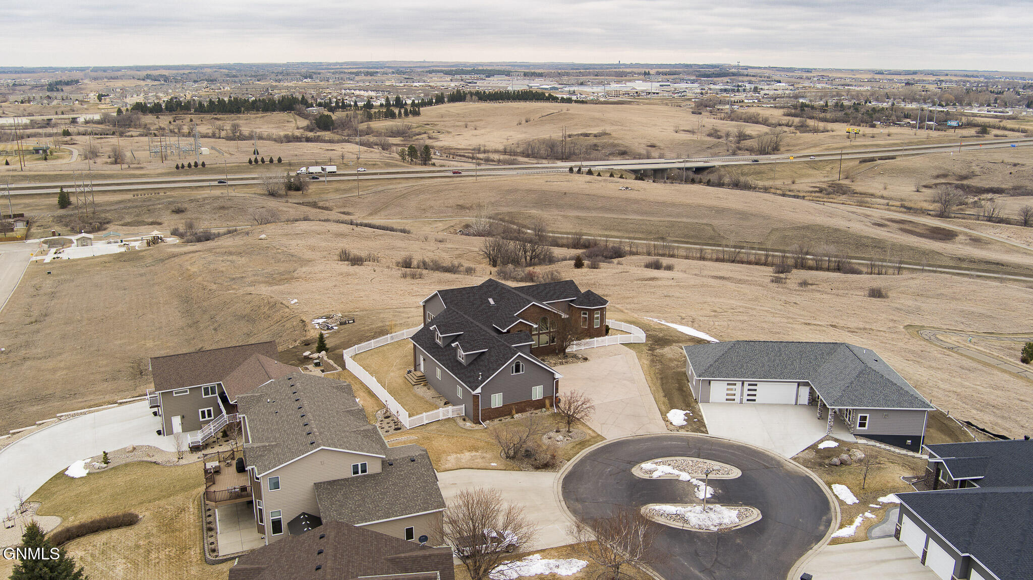 Bismarck, North Dakota, 58501, United States, 4 Bedrooms Bedrooms, ,4 BathroomsBathrooms,Residential,For Sale,2038873