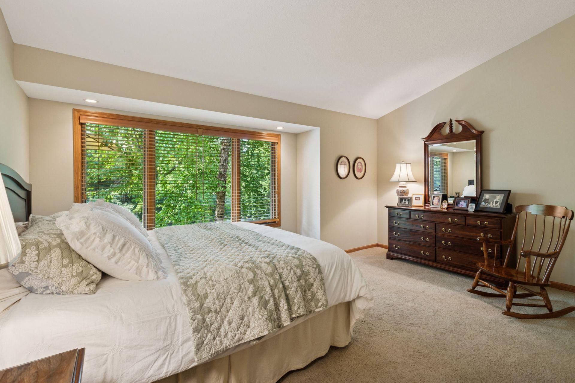 Edina, Minnesota, 55439, United States, 3 Bedrooms Bedrooms, ,2 BathroomsBathrooms,Residential,For Sale,1941919