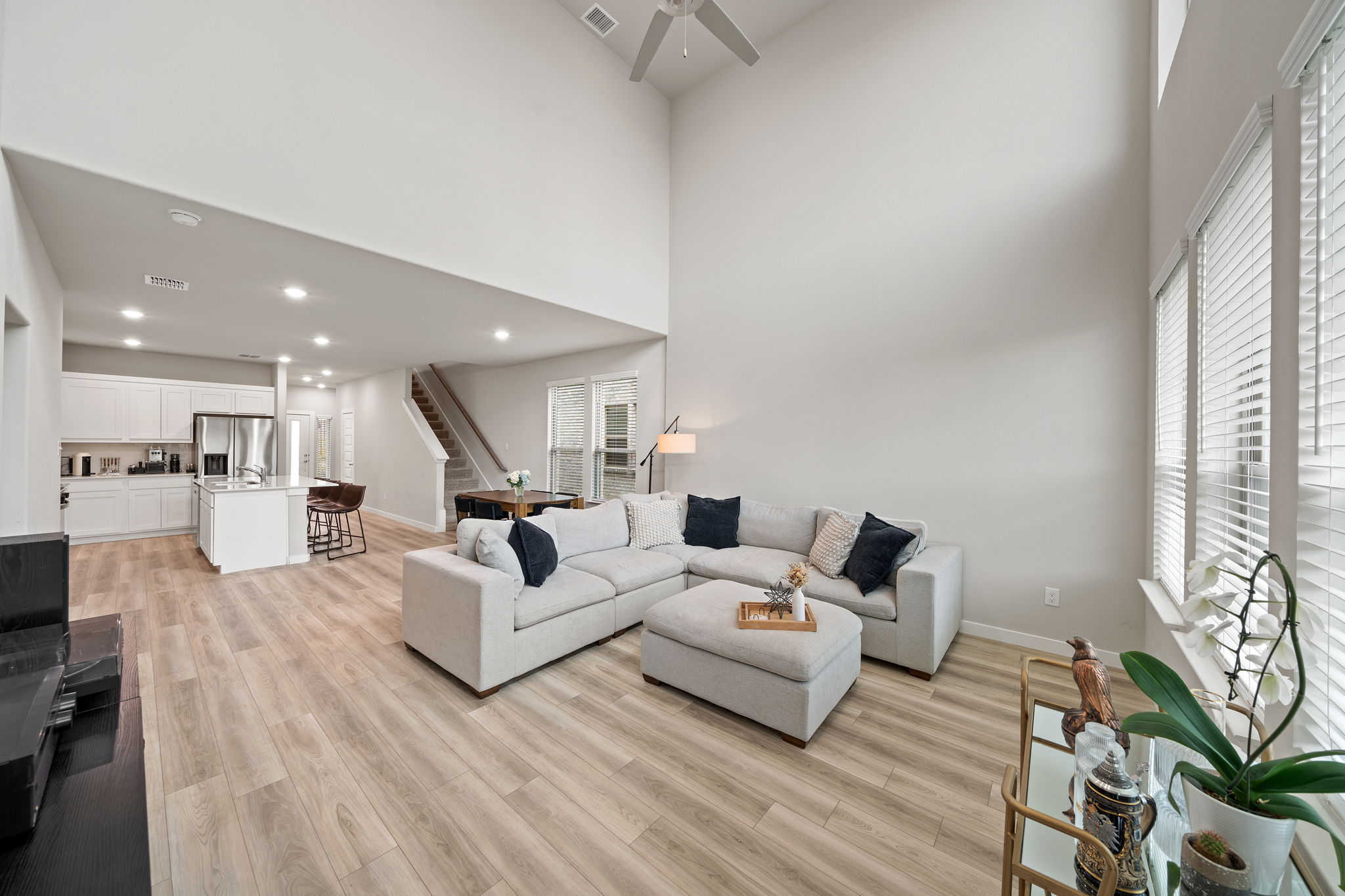  High Ceilings, Natural Light, and Modern Elegance in McKinney ISD - 物件實景