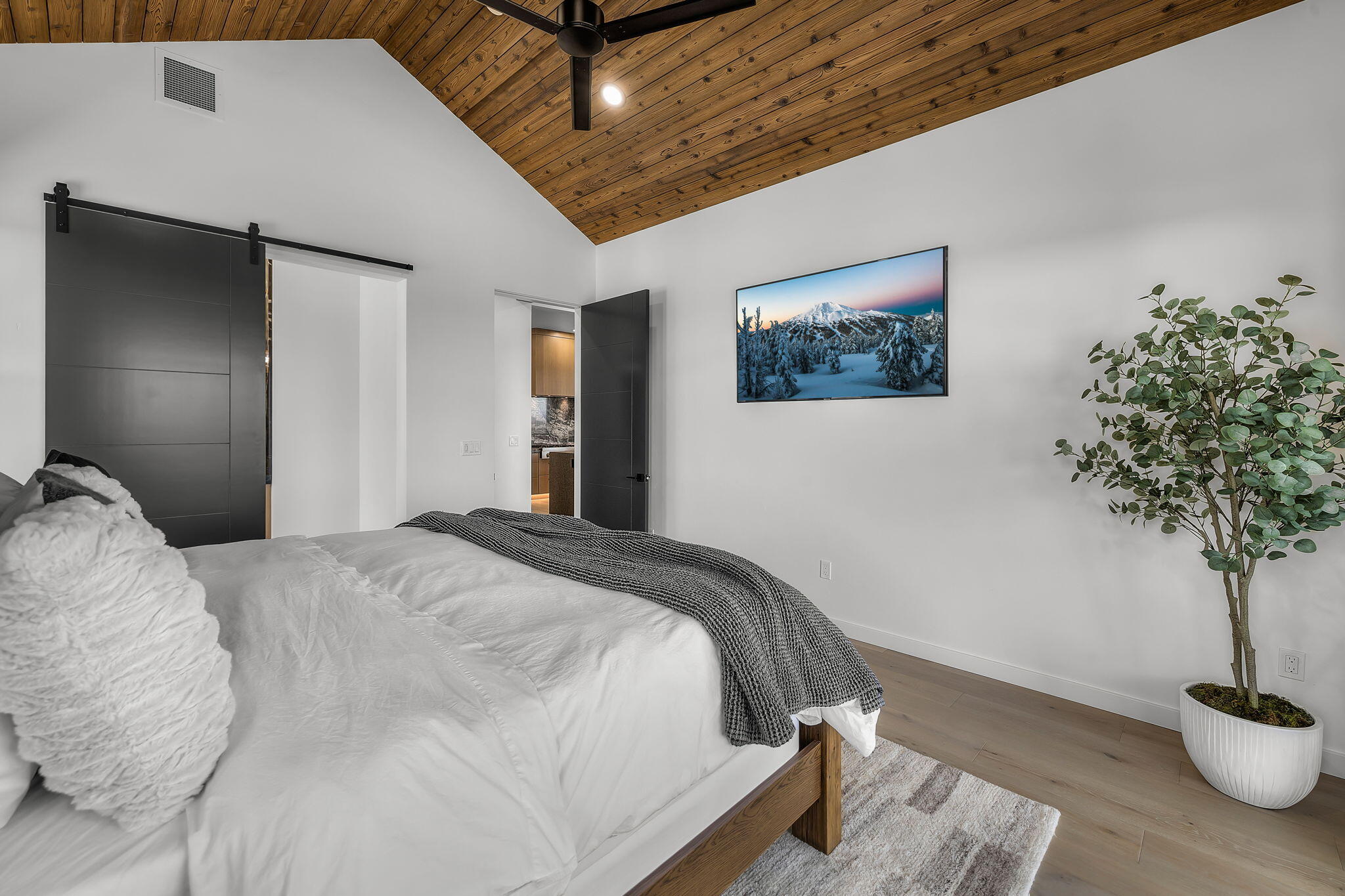 Powell Butte, Oregon, 97753, United States, 4 Bedrooms Bedrooms, ,5 BathroomsBathrooms,Residential,For Sale,1804820